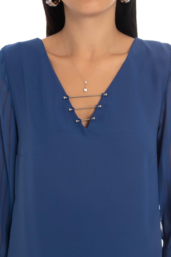 80892 Yaka Metalli Detaylı Bluz