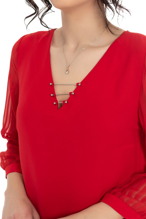 80892 Yaka Metalli Detaylı Bluz