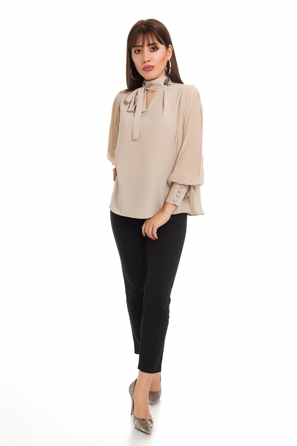 81282 KOLU PİLİSELİ YAKA BAĞCIKLI BLUZ