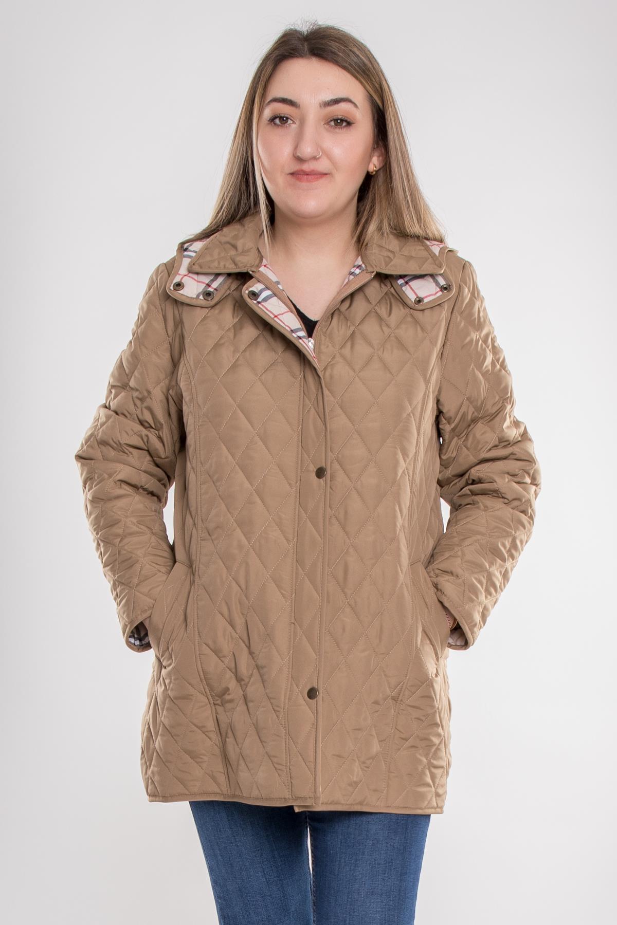 1004 Büyük Beden Kapitone Cep Fermuarlı Beli Bağcıklı Kapüşonlu Kadın Trençkot