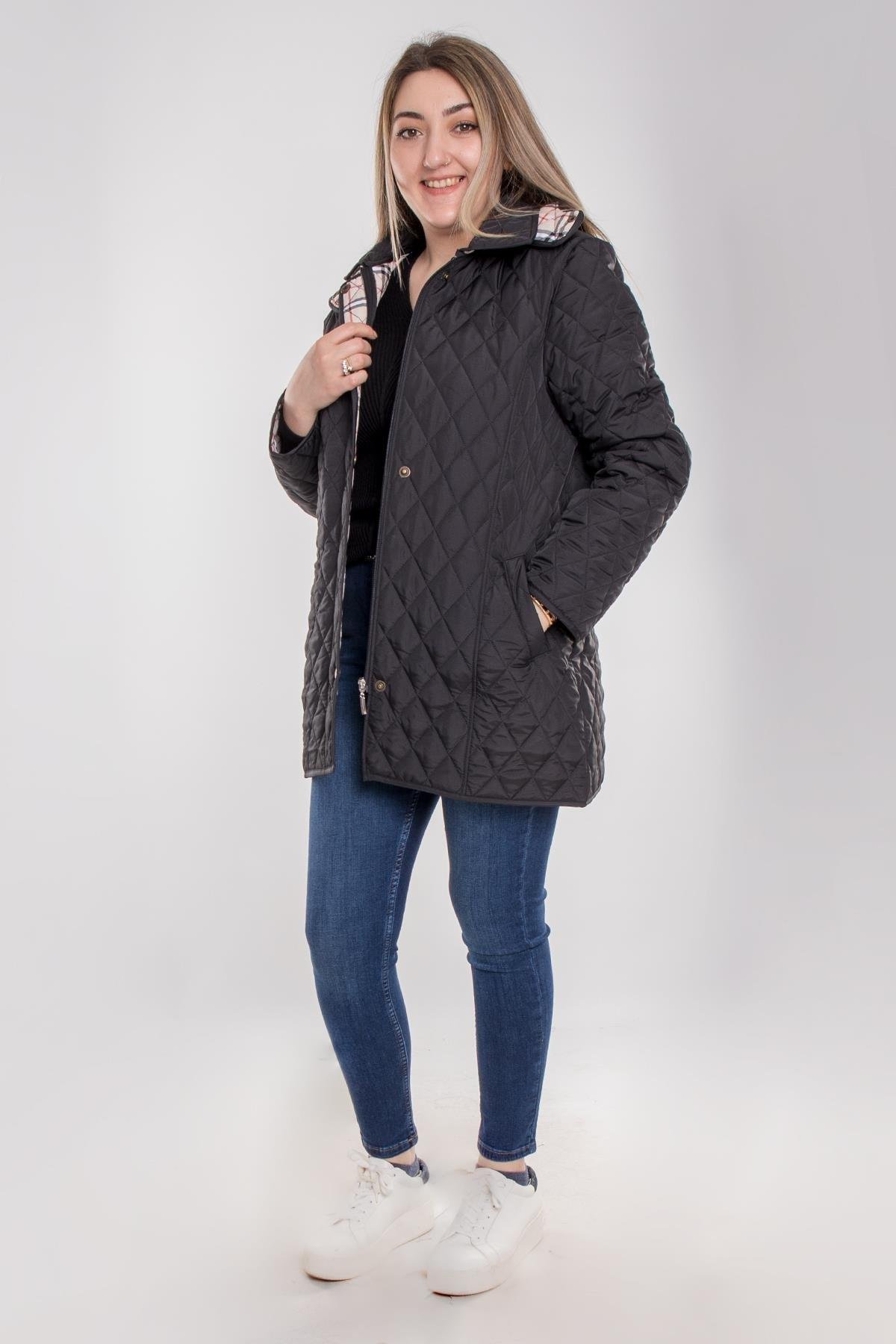 1004 Büyük Beden Kapitone Cep Fermuarlı Kapüşonlu Kadın Trençkot