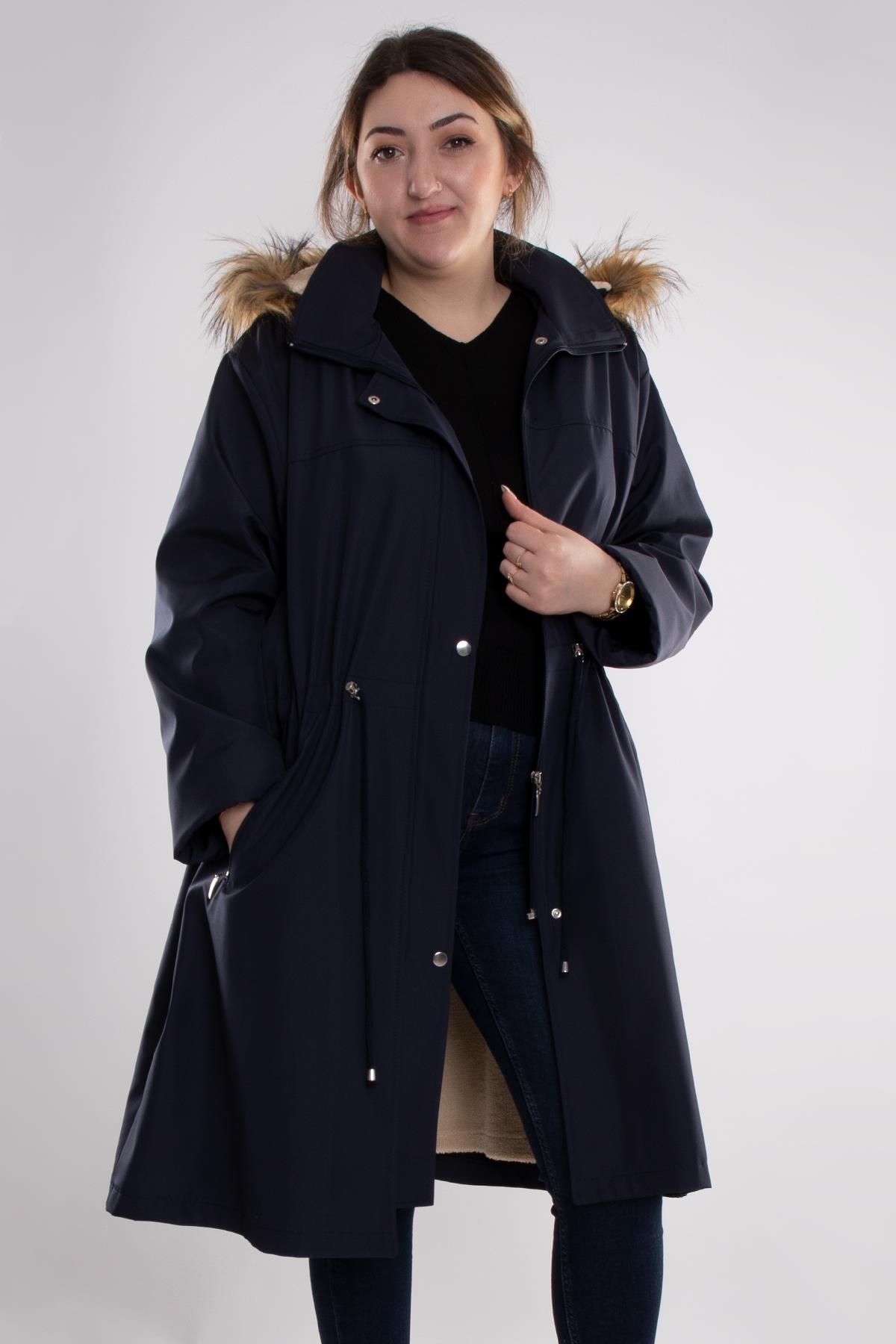 1012 Ultra Battal Beli Bağcıklı Kapüşonlu Kürklü Uzun Kadın Mont