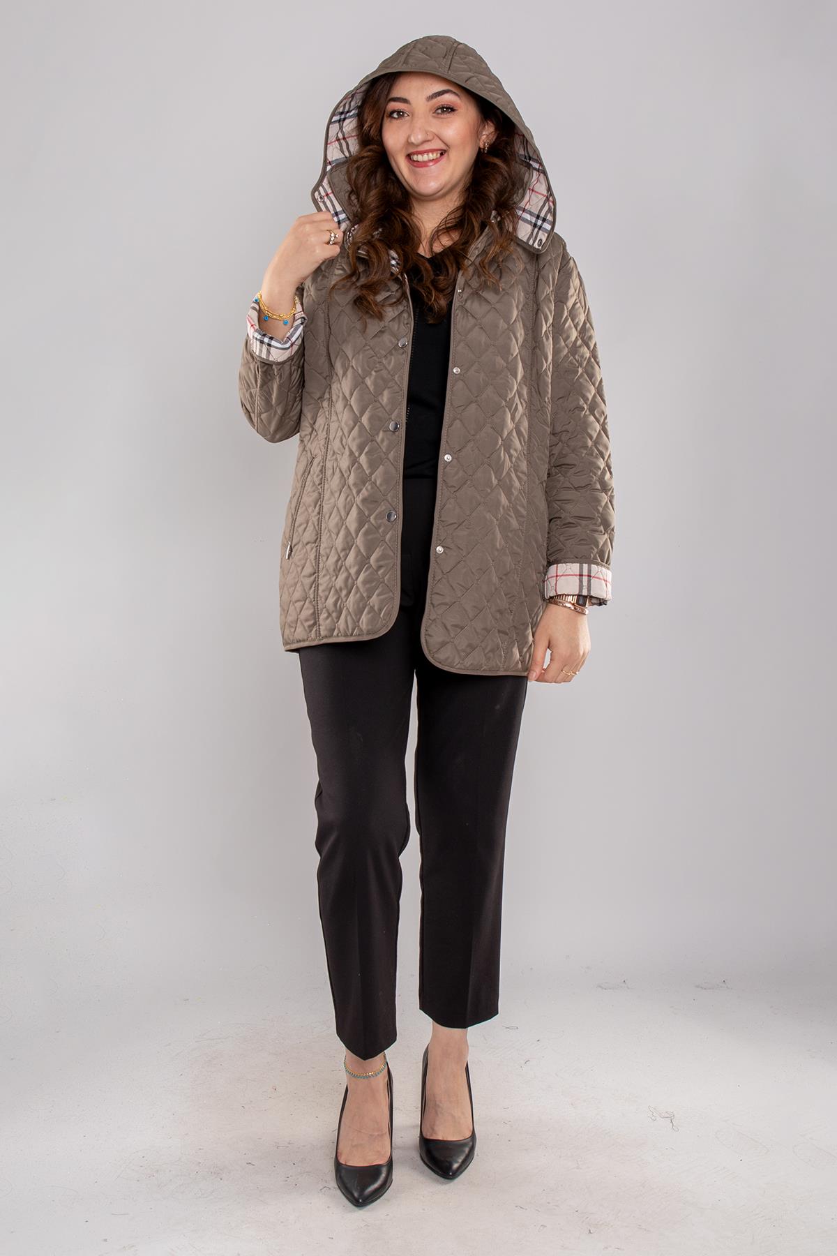 1025 Büyük Beden Baklava Desen Çıtçıtlı Kapüşonlu Kadın Mont