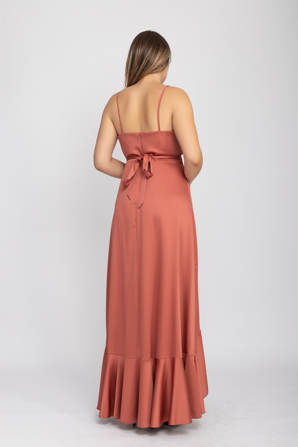 1026 Büyükbeden Saten Eteği Katkat Uzun Abiye Elbise