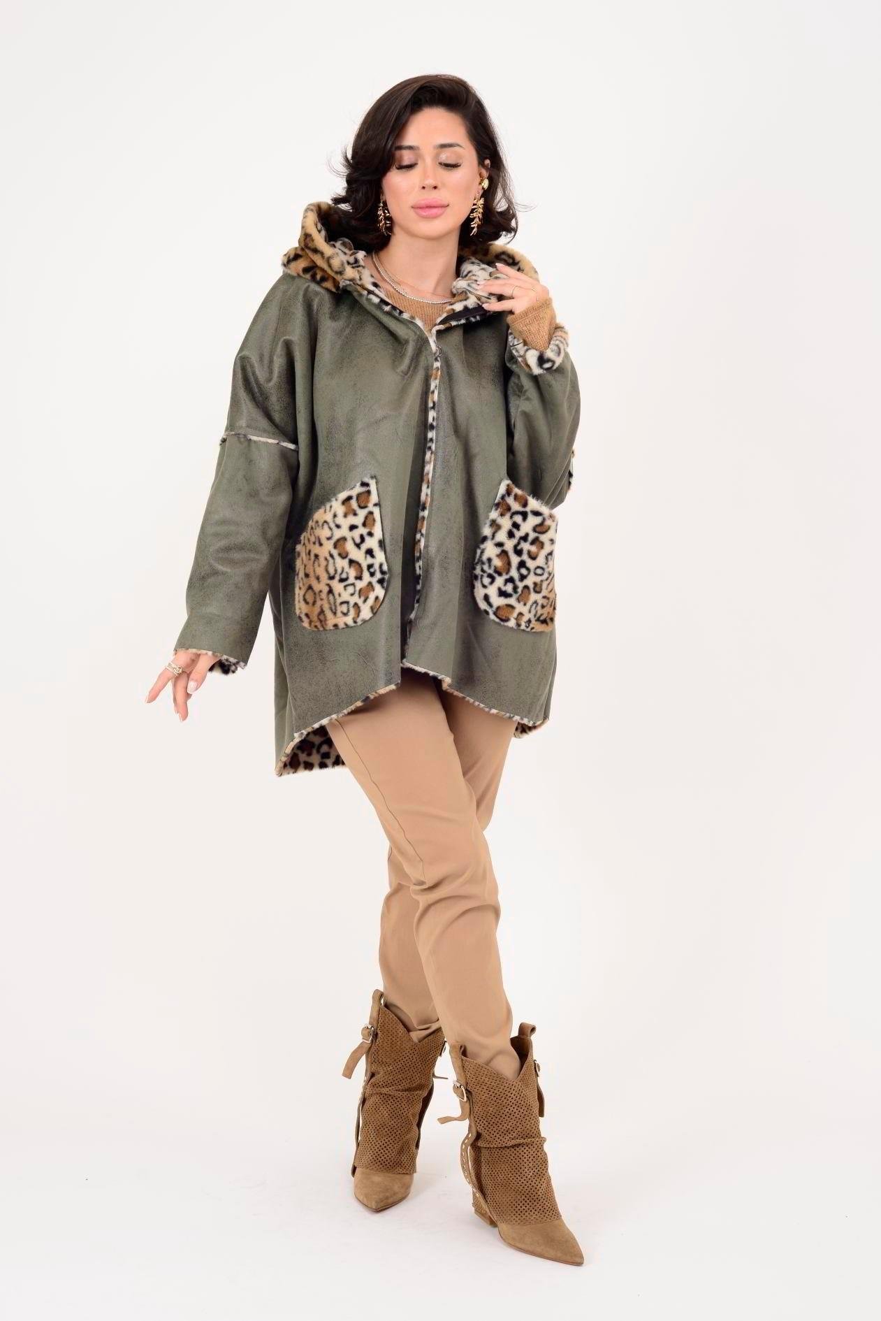 10299-10 Leopar Desen İçi Peluş Kürklü Kapüşonlu Kadın Keçe Kaban