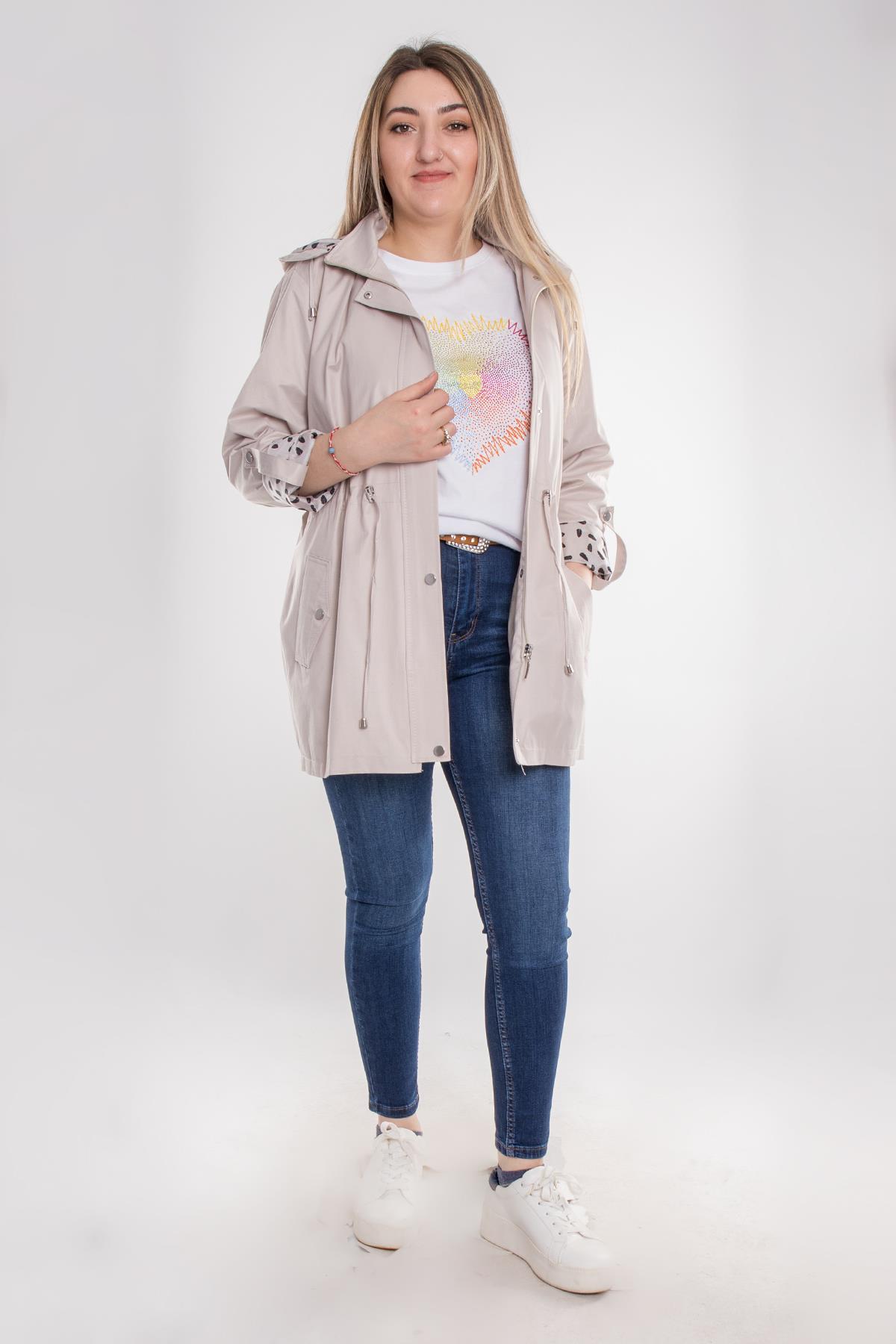 1037 Büyük Beden Cep Detay Kapüşonlu Beli Bağcıklı Kadın Trençkot