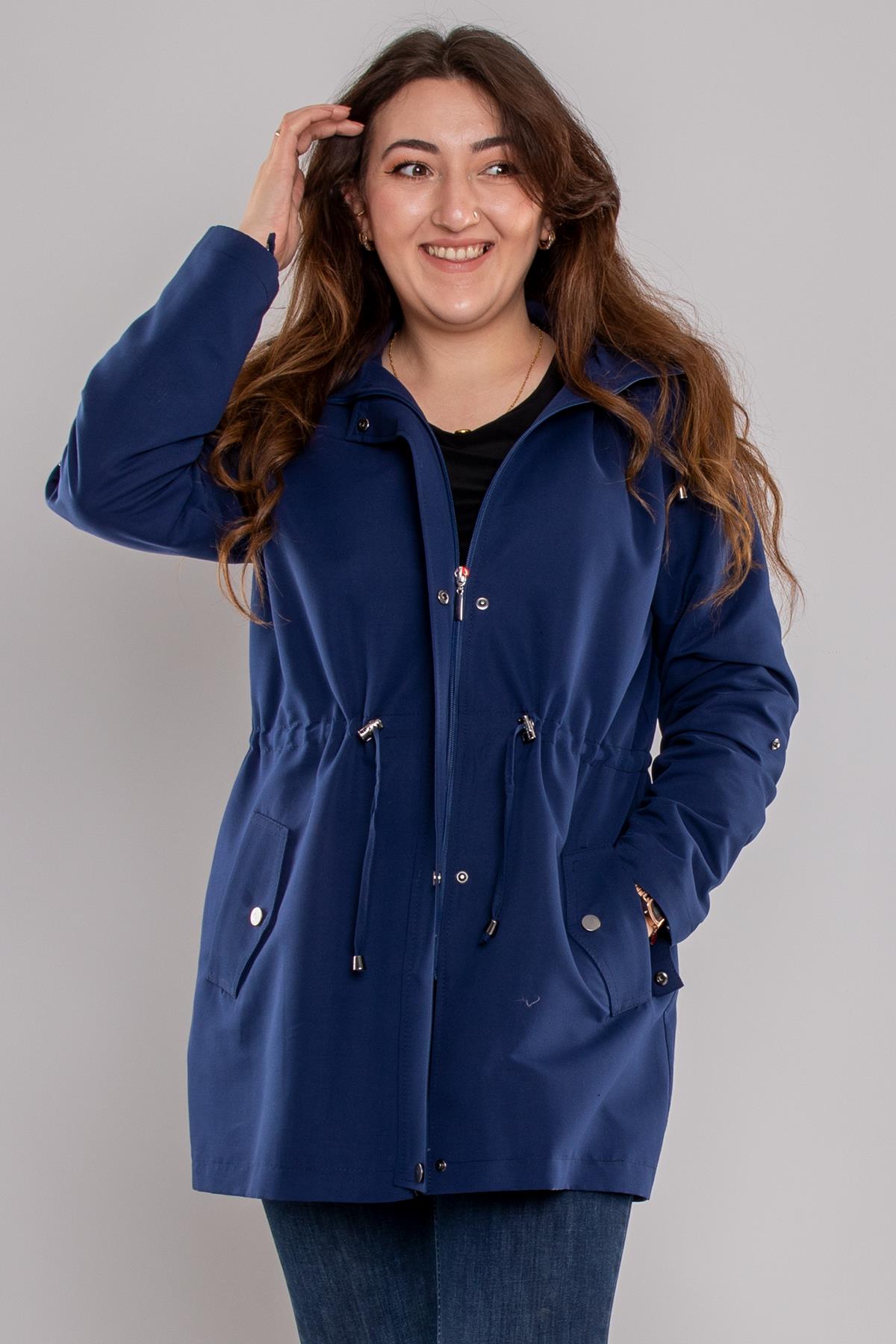 1037 Büyük Beden Cep Detay Kapüşonlu Beli Bağcıklı Kadın Trençkot