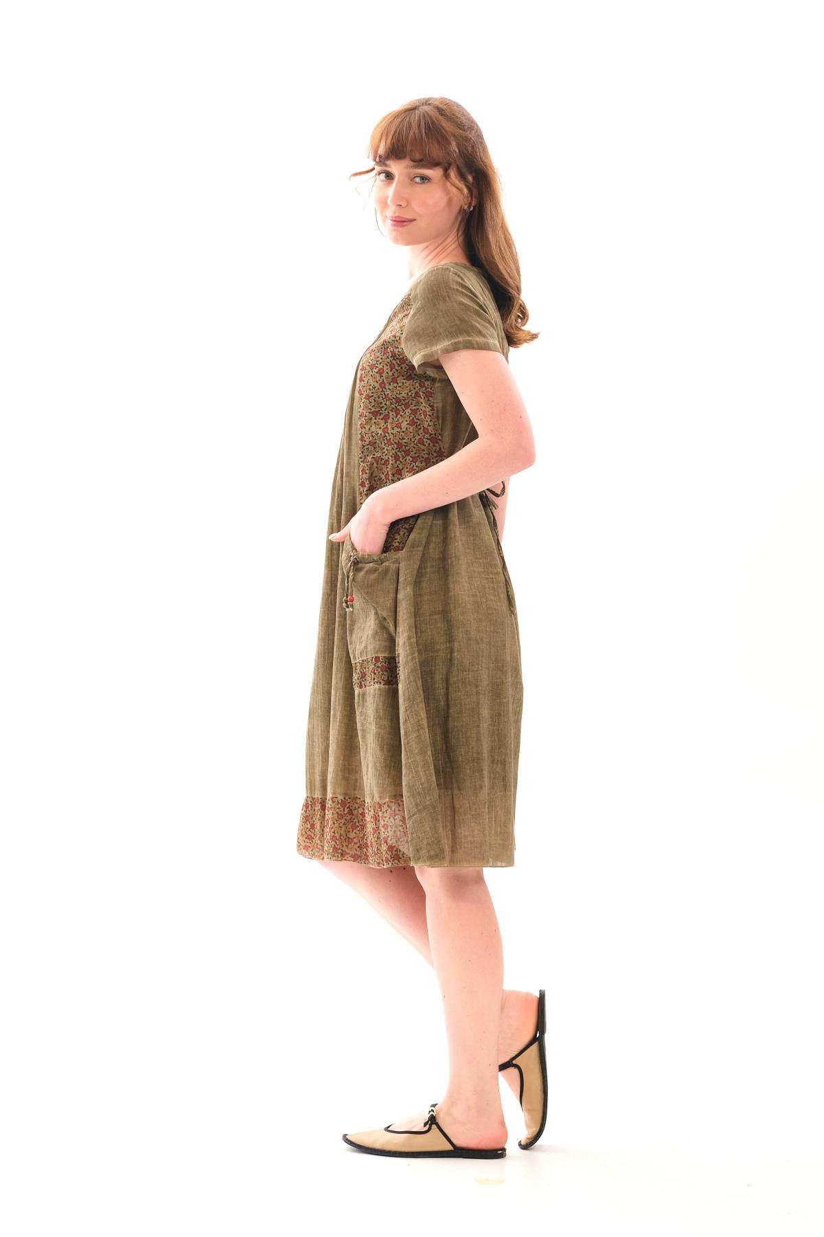 1047 Kısa Kol Cepli Yaka Büzgülü Pamuk Otantik Elbise