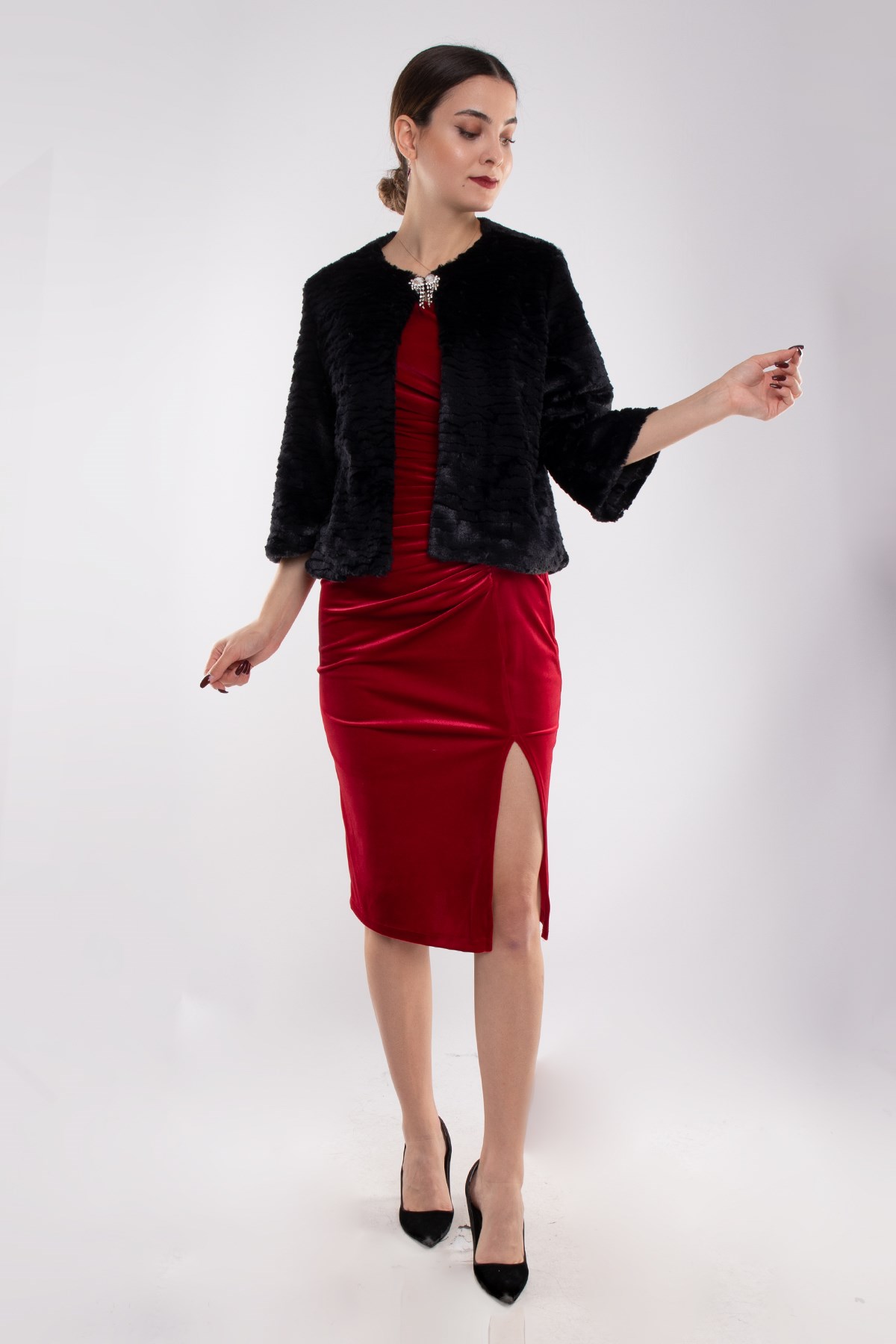 1050 Büyük Beden Broşlu Katkat Kürklü Kısa Ceket