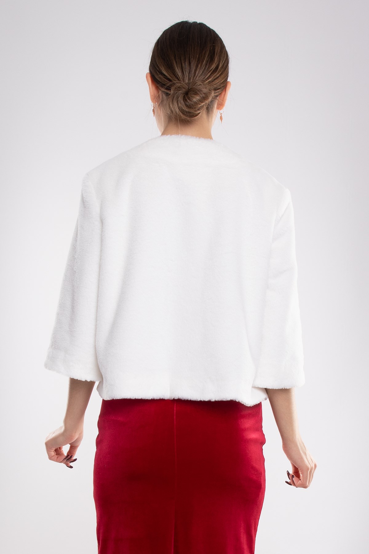 1055 Büyük Beden Broşlu Kürklü Kısa Ceket