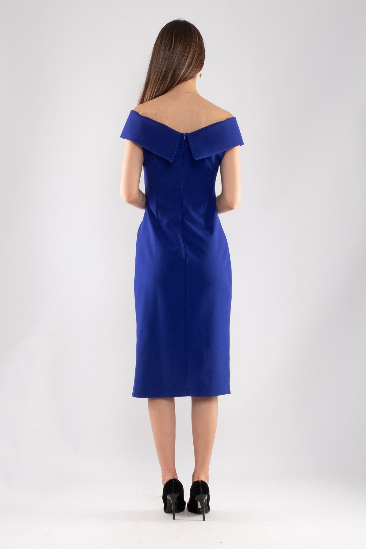 1057 Madonna Yaka Beli Drape Midiboy Krep Elbise