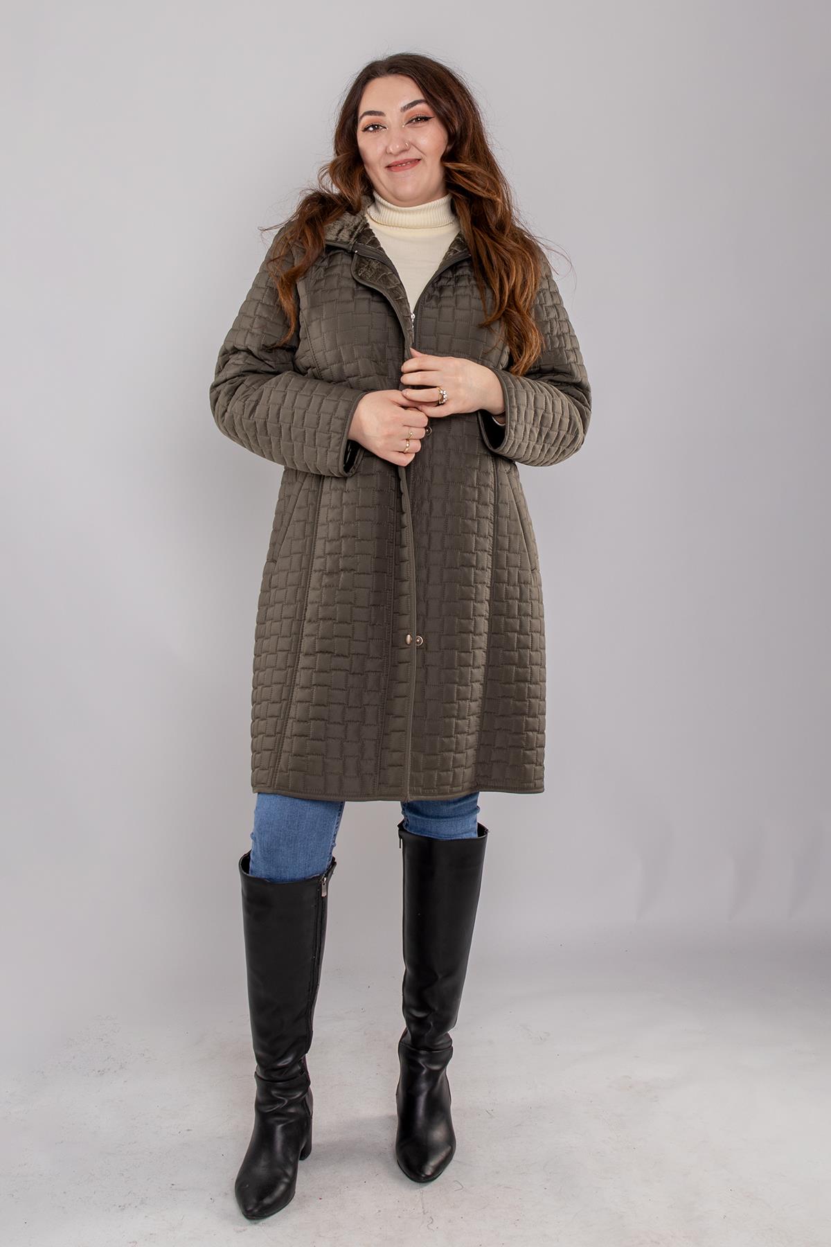 1062-1 Battal İçi Taytüyü Kapitone Kapüşonlu Kadın Mont