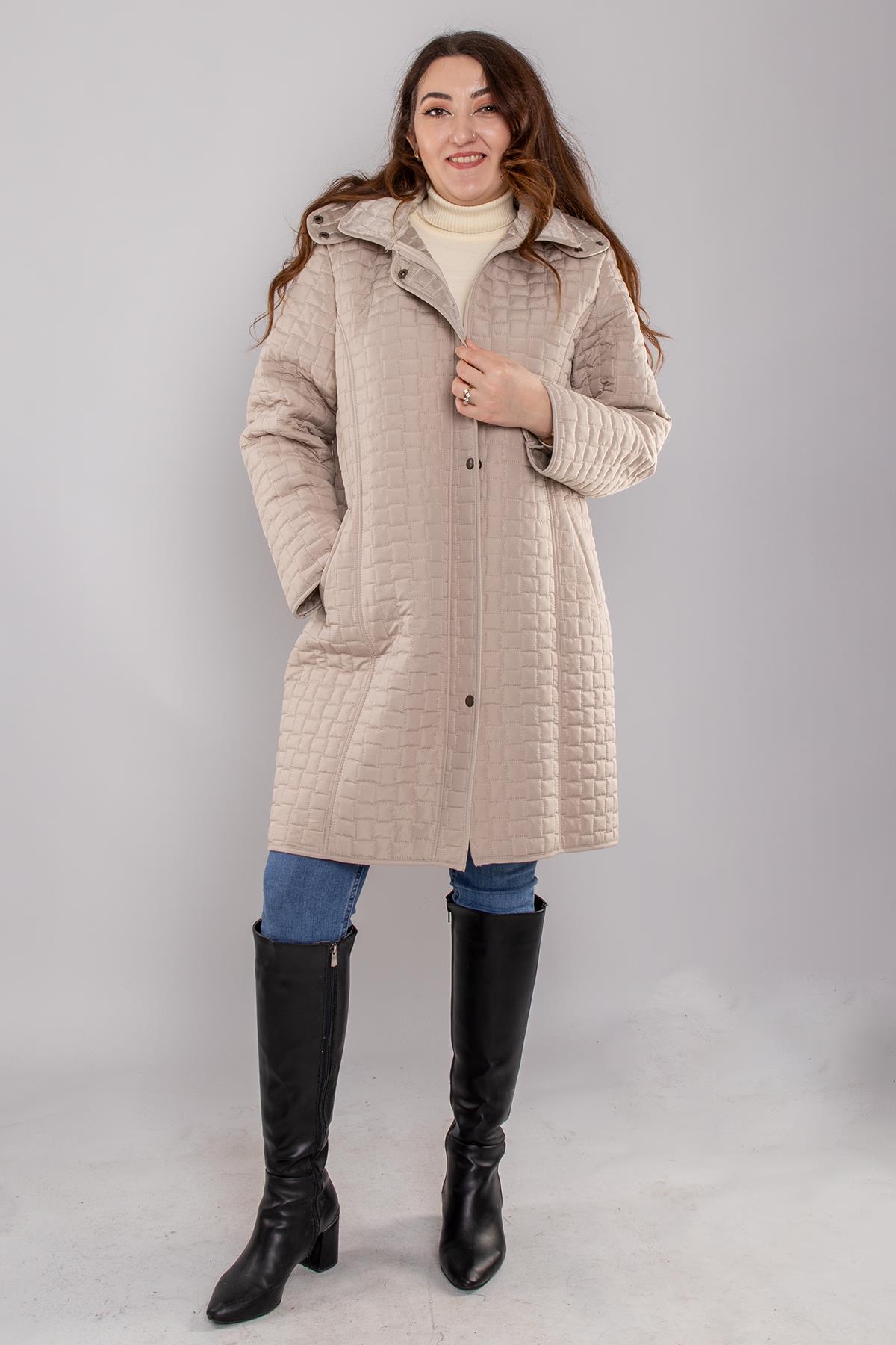 1062-1 Battal İçi Taytüyü Kapitone Kapüşonlu Kadın Mont