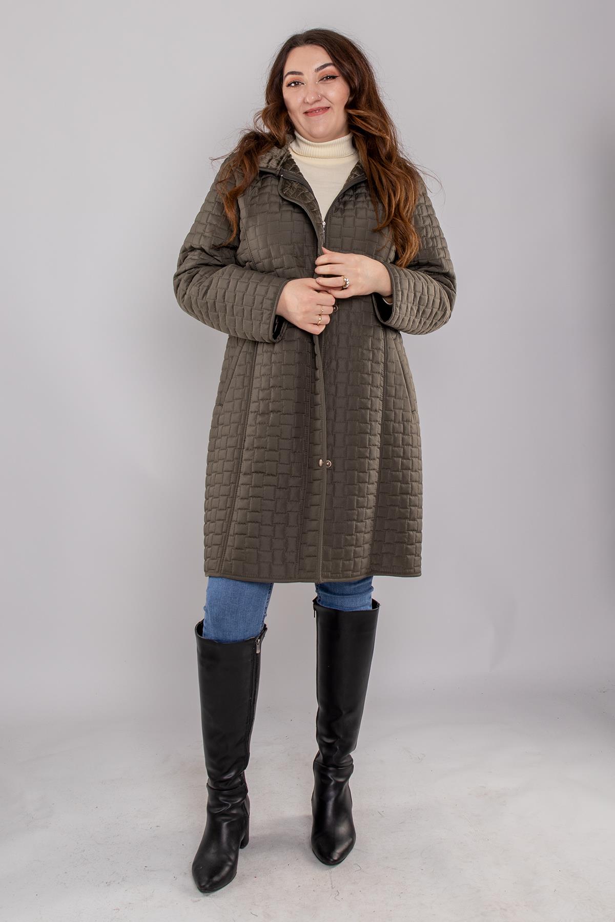 1062-1 Battal İçi Taytüyü Kapitone Kapüşonlu Kadın Mont