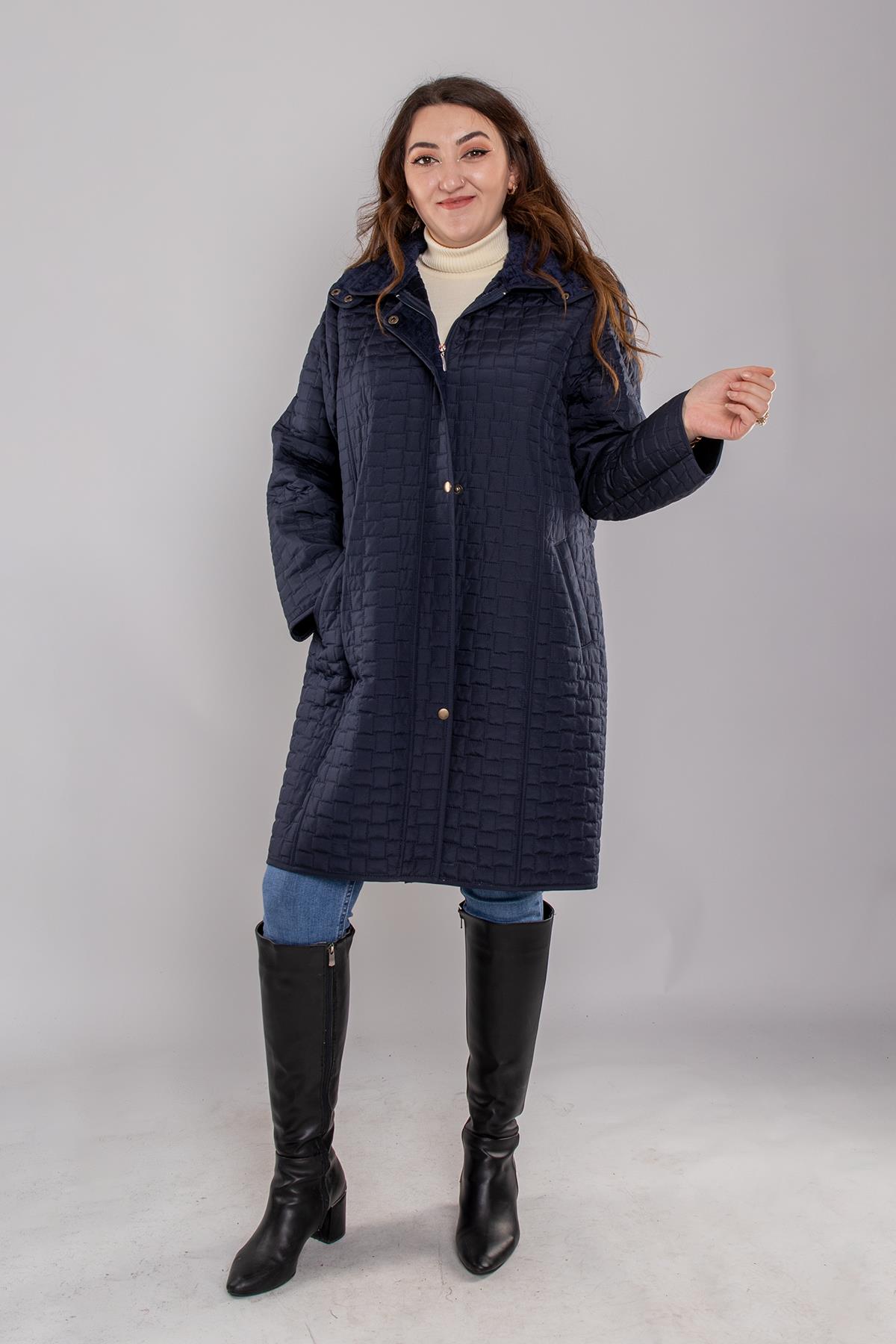 1062-1 Battal İçi Taytüyü Kapitone Kapüşonlu Kadın Mont