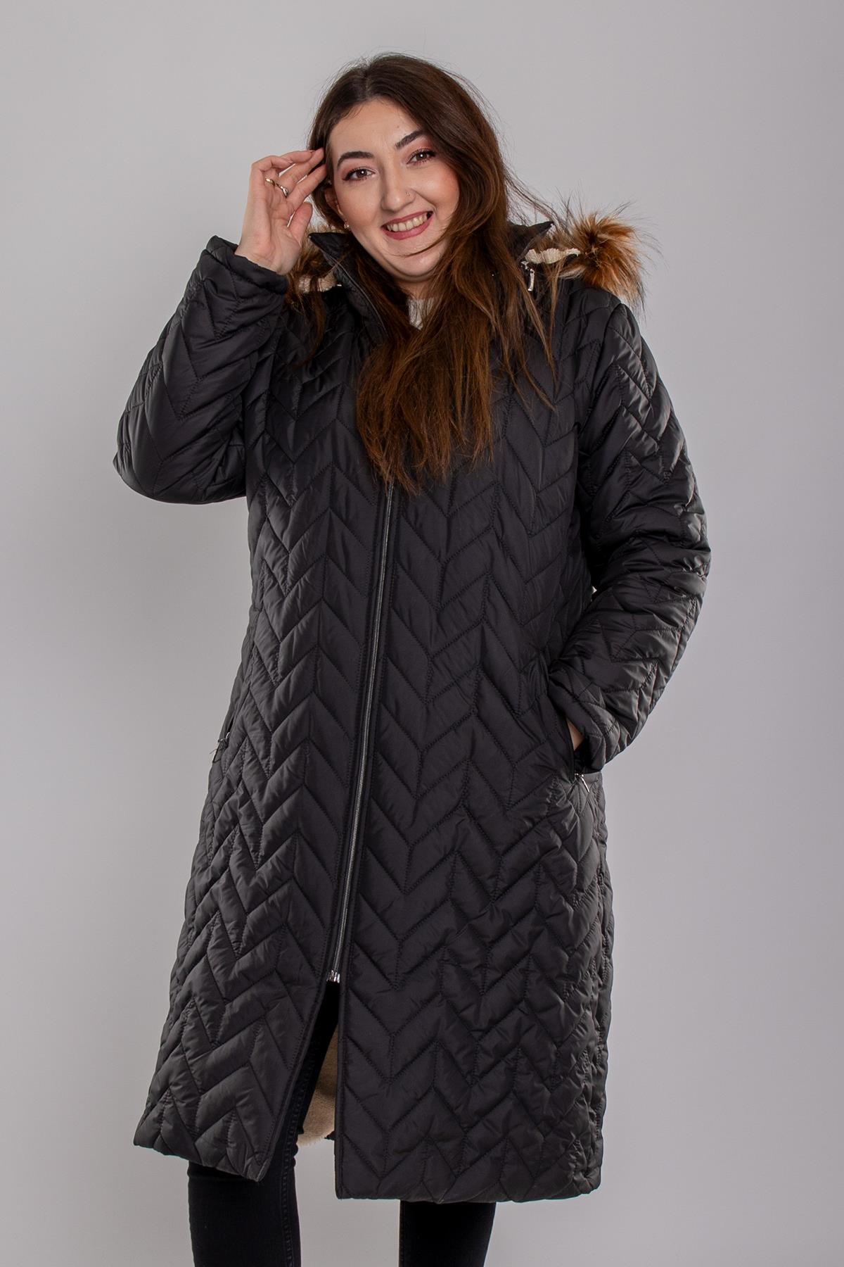 1074 Büyük Beden Kapüşonu Kürklü Zigzag Desen Elyaflı Kaban