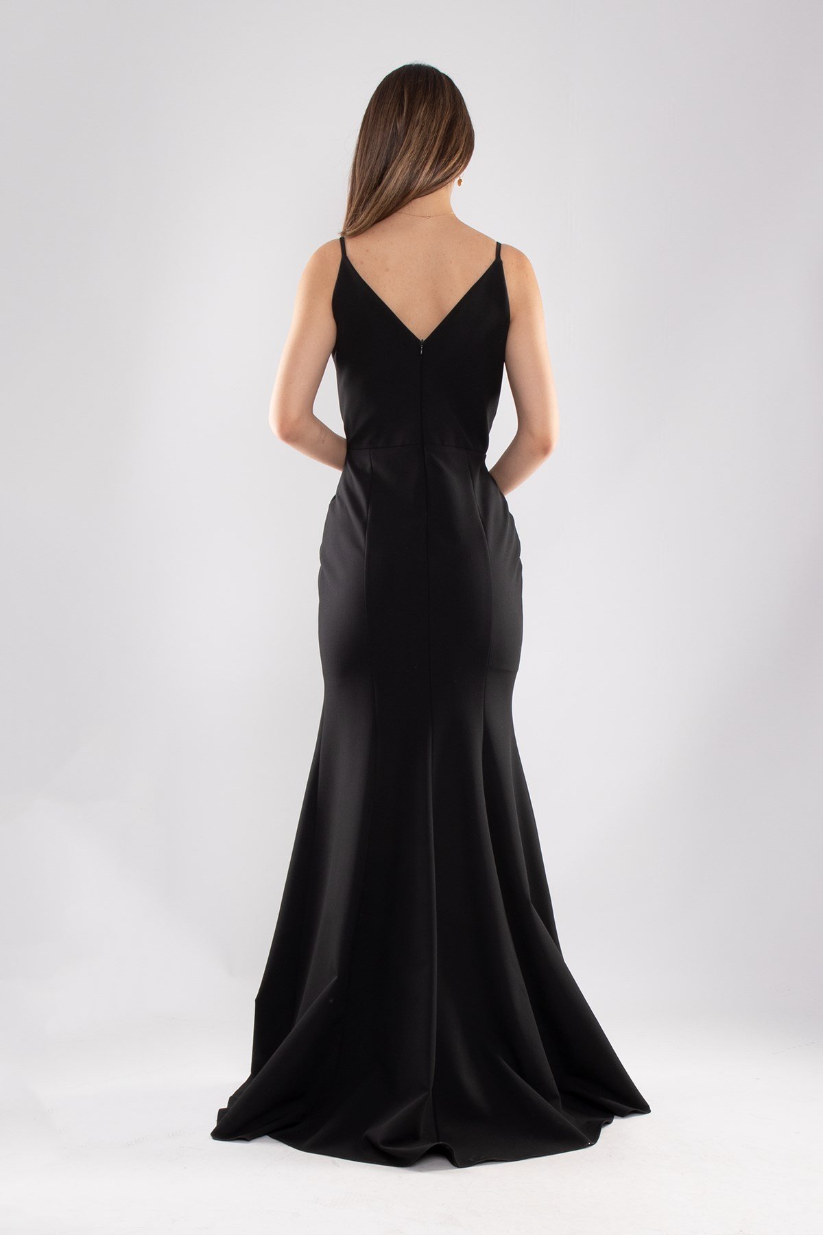 1197 İp Askılı Yırtmaçlı Kemerli Balık Model Krep Elbise