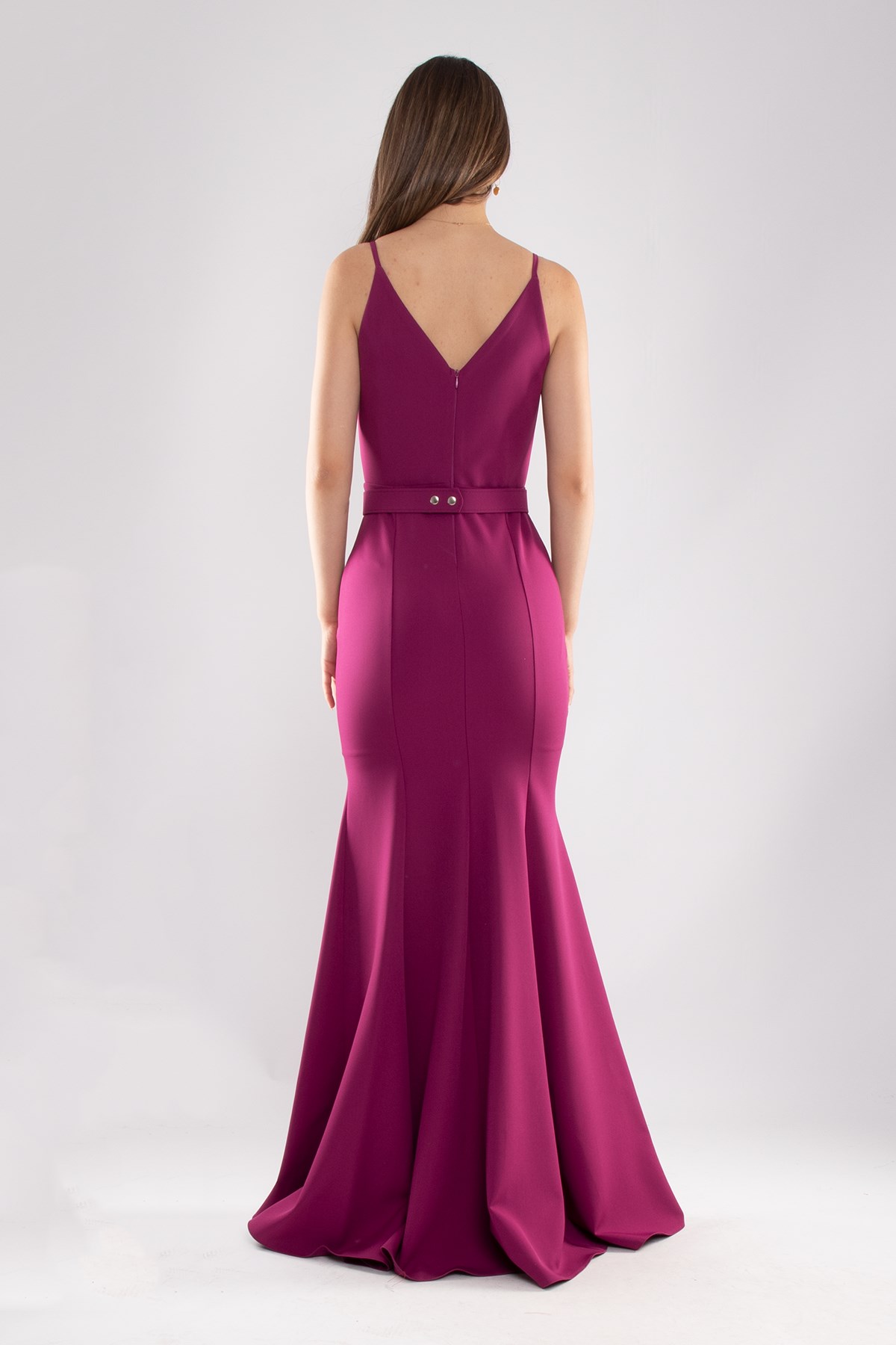 1197 İp Askılı Yırtmaçlı Kemerli Balık Model Krep Elbise