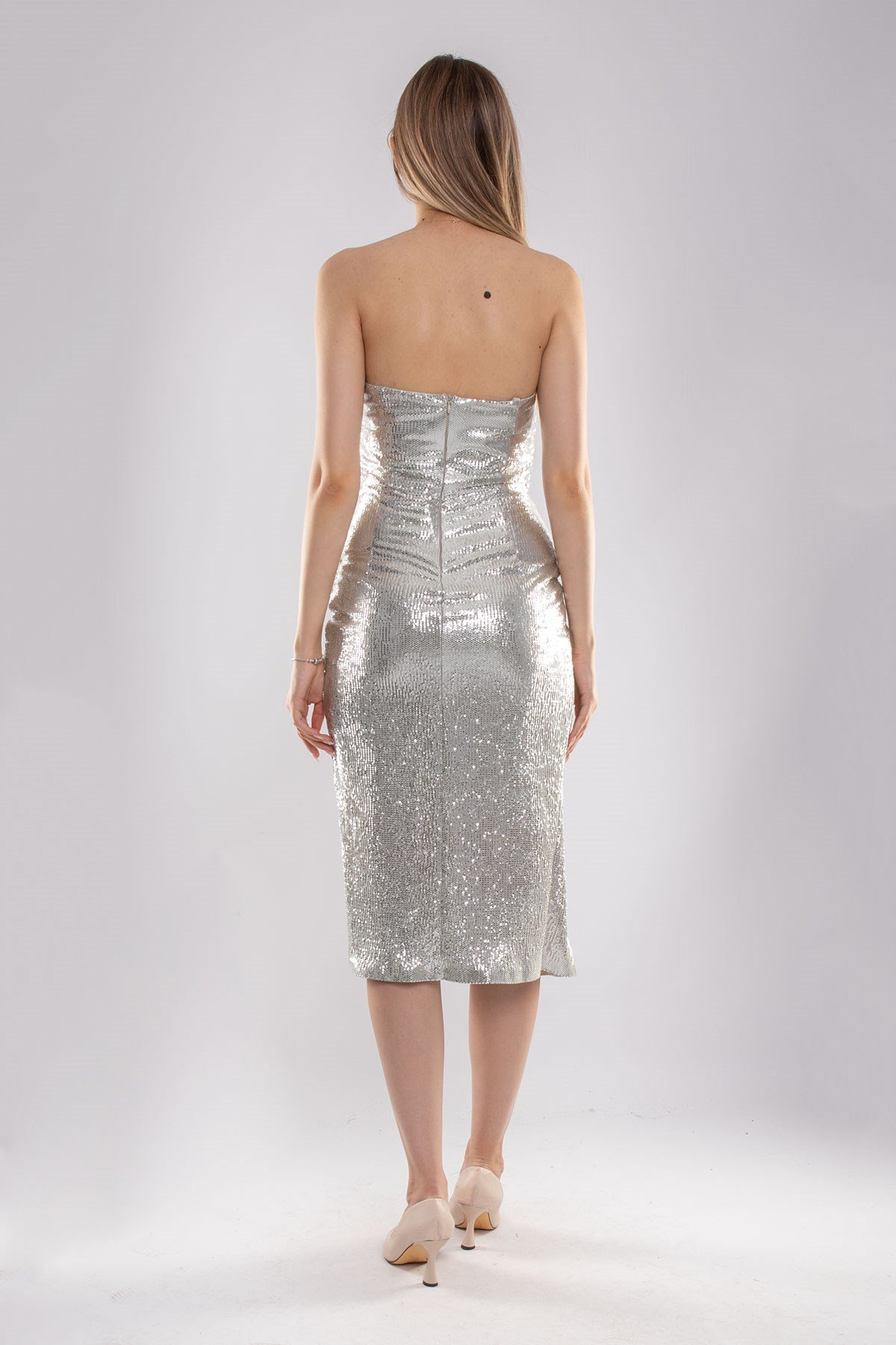 1288 Straplez Yanı Drape Eteği Kapaklı Pullu Kısa Elbise