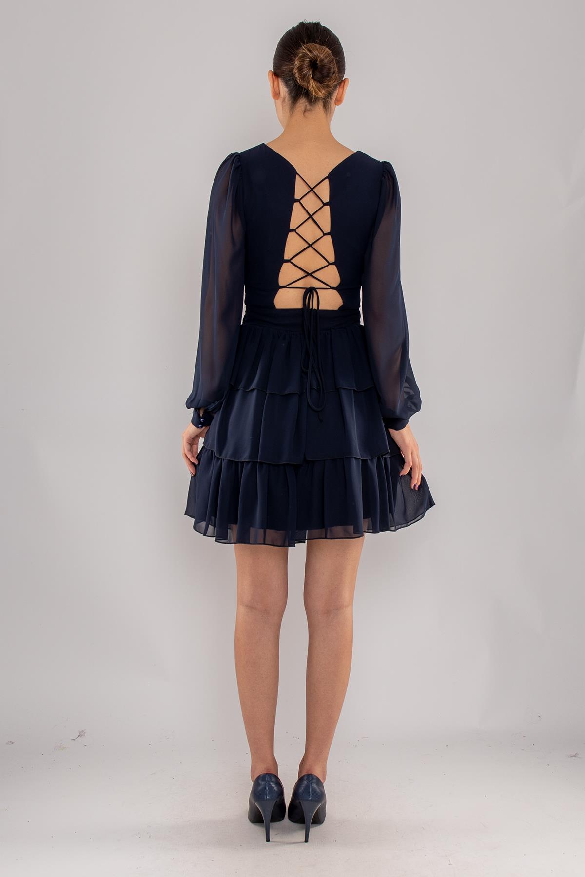 1298 Beli Çapraz Tokalı Sırtı İpli Uzun Kollu Kısa Şifon Elbise