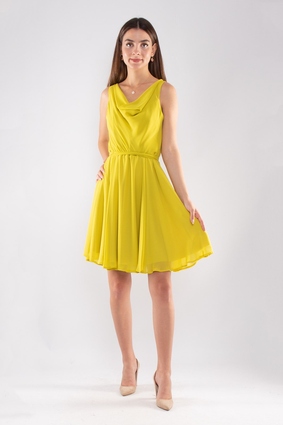 1301 Şal Yaka Beli Kuşaklı Kısa Saten Elbise