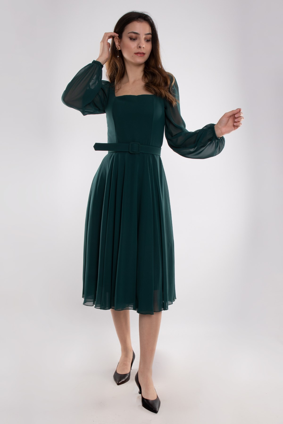 1302 Tül Kol Kare Yaka Kemerli Şifon Kloş Kısa Elbise