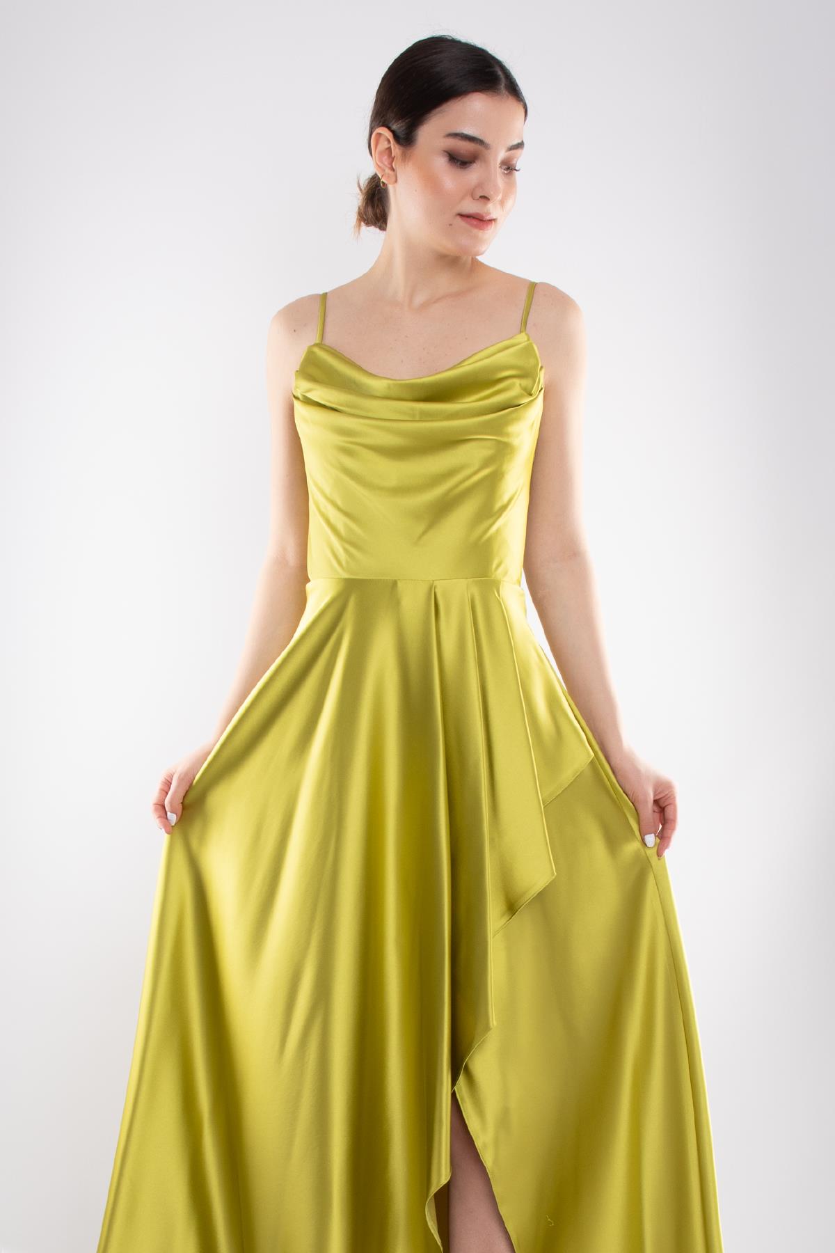 1324 Şalyaka Yırtmaçlı İpAskılı Sırtı Bağlamalı Uzun Saten Elbise