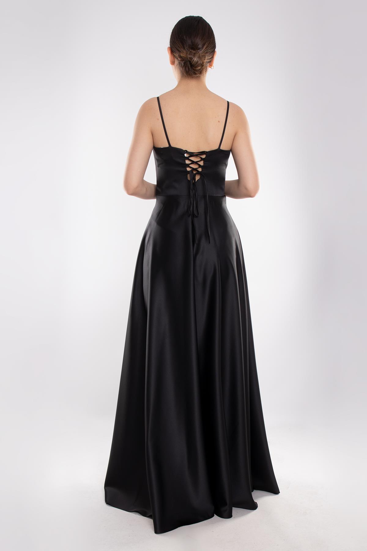 1324 Şalyaka Yırtmaçlı İpAskılı Sırtı Bağlamalı Uzun Saten Elbise