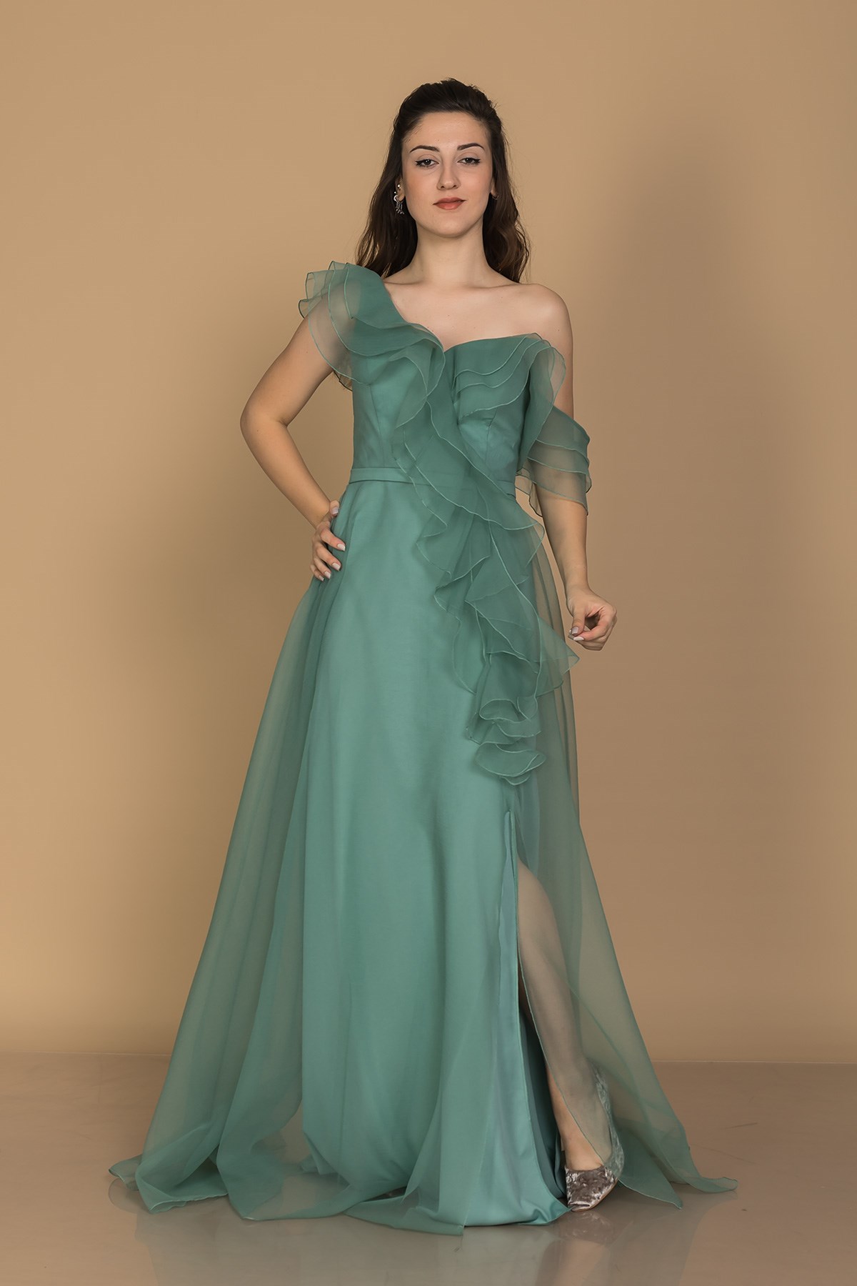 1356 Organze Tül Yaka Omuz Valonlu Uzun Nişanlık Elbise