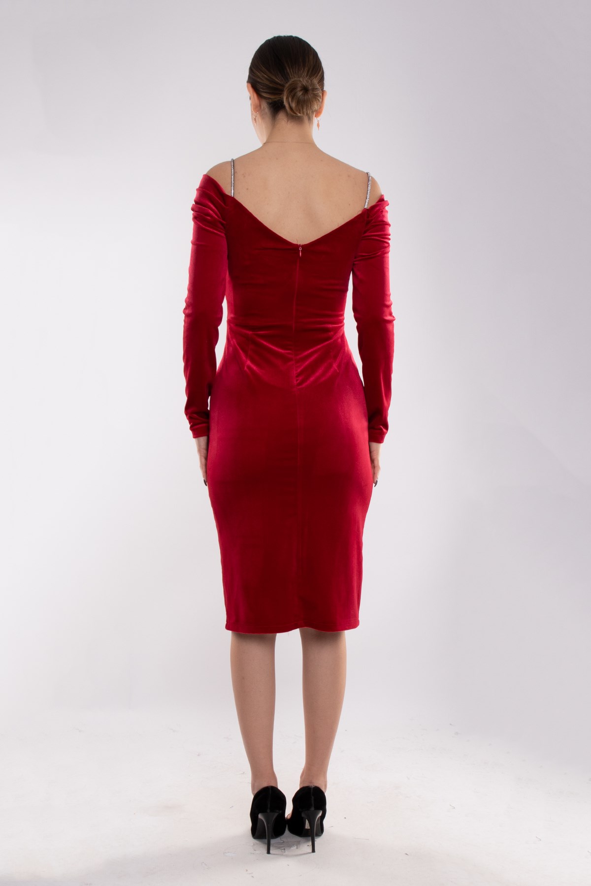 1358 Degaje Yaka Karpuz Kol Askı ve Beli Detaylı Kısa Kadın Kadife Elbise