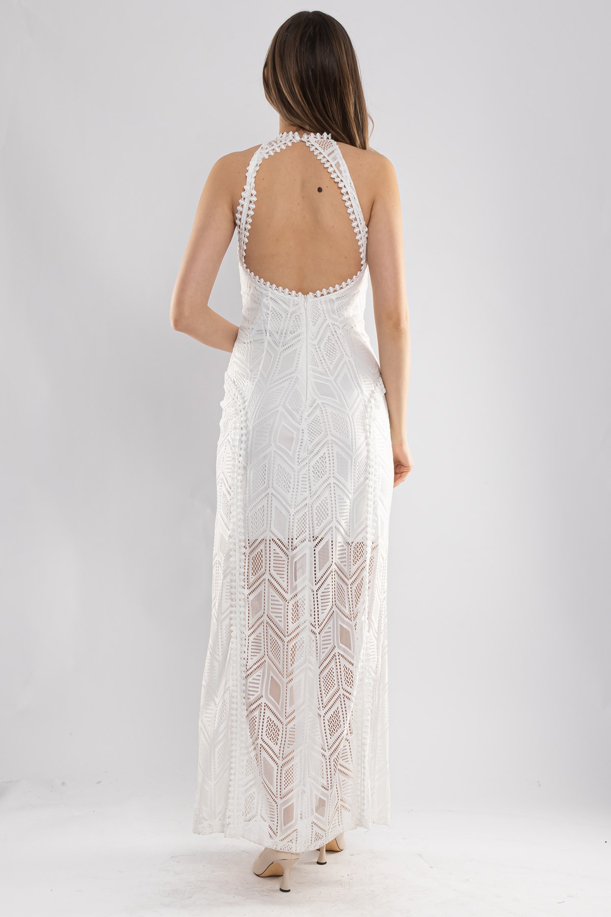 1360 Derin Sırt Dekolteli Halter Yaka Yırtmaçlı Dantel Uzun Elbise