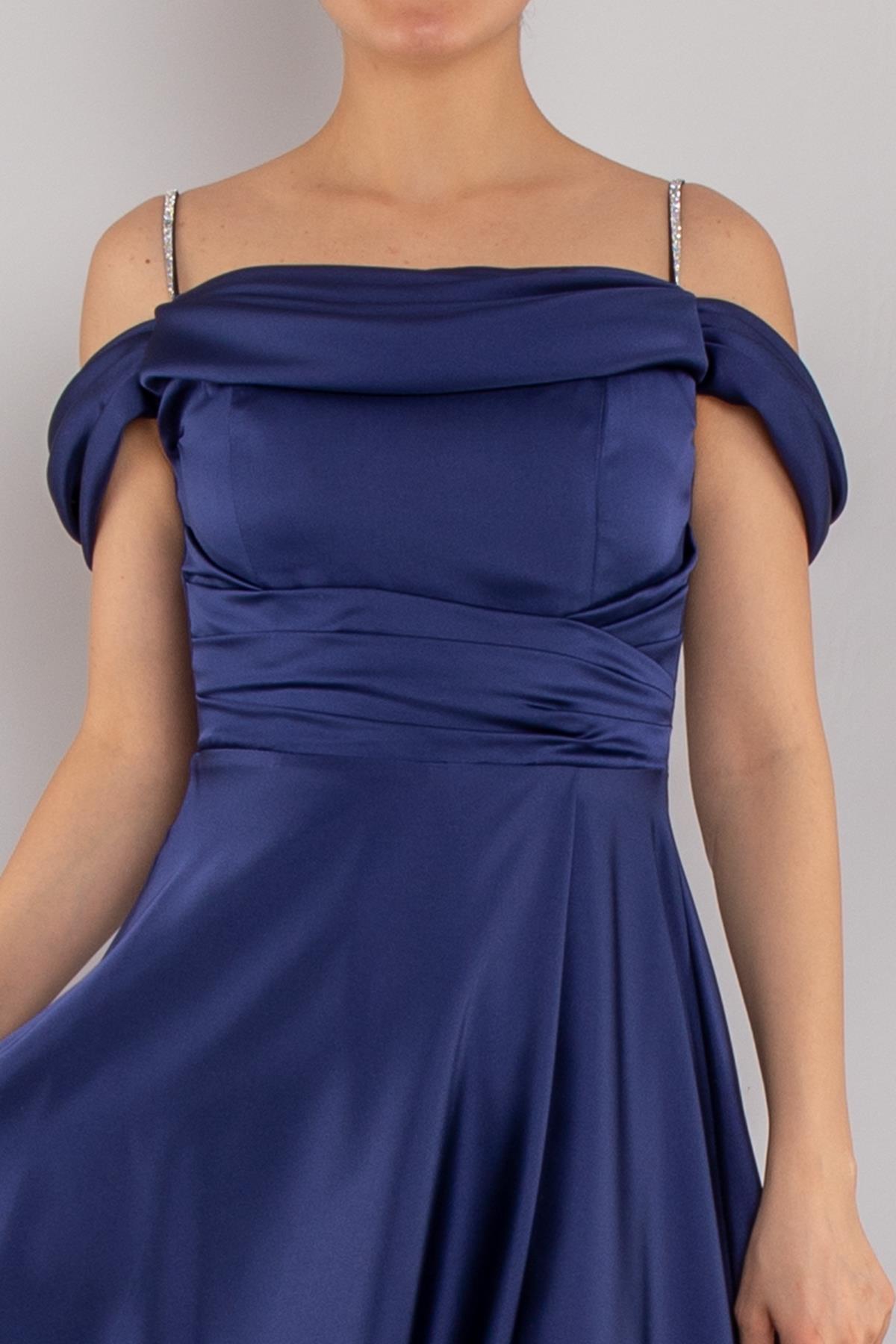 1440 Şalyaka Beli Drape İpAskı Uzun Saten Elbise