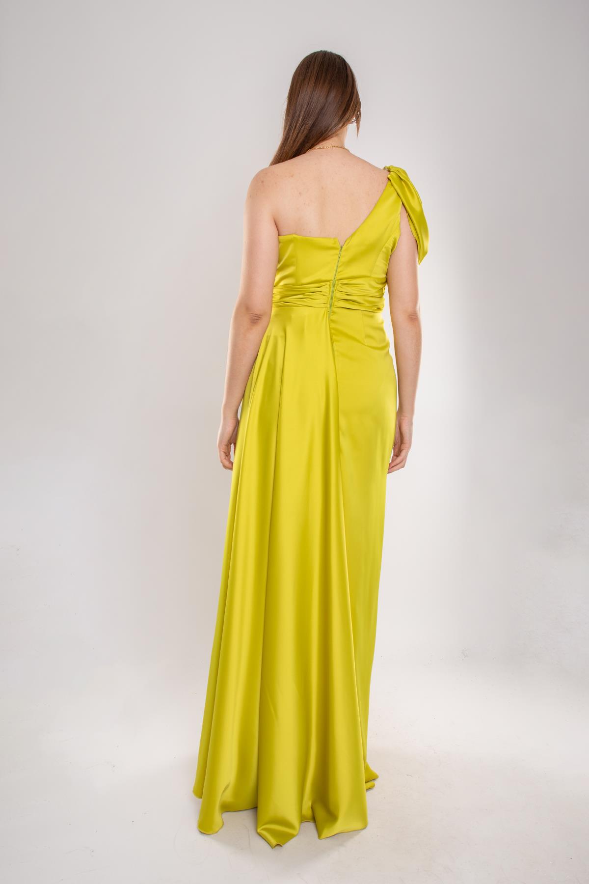 1465 Büyük Beden Tek Omuz Beli Drape Kuyruklu Uzun Saten Elbise