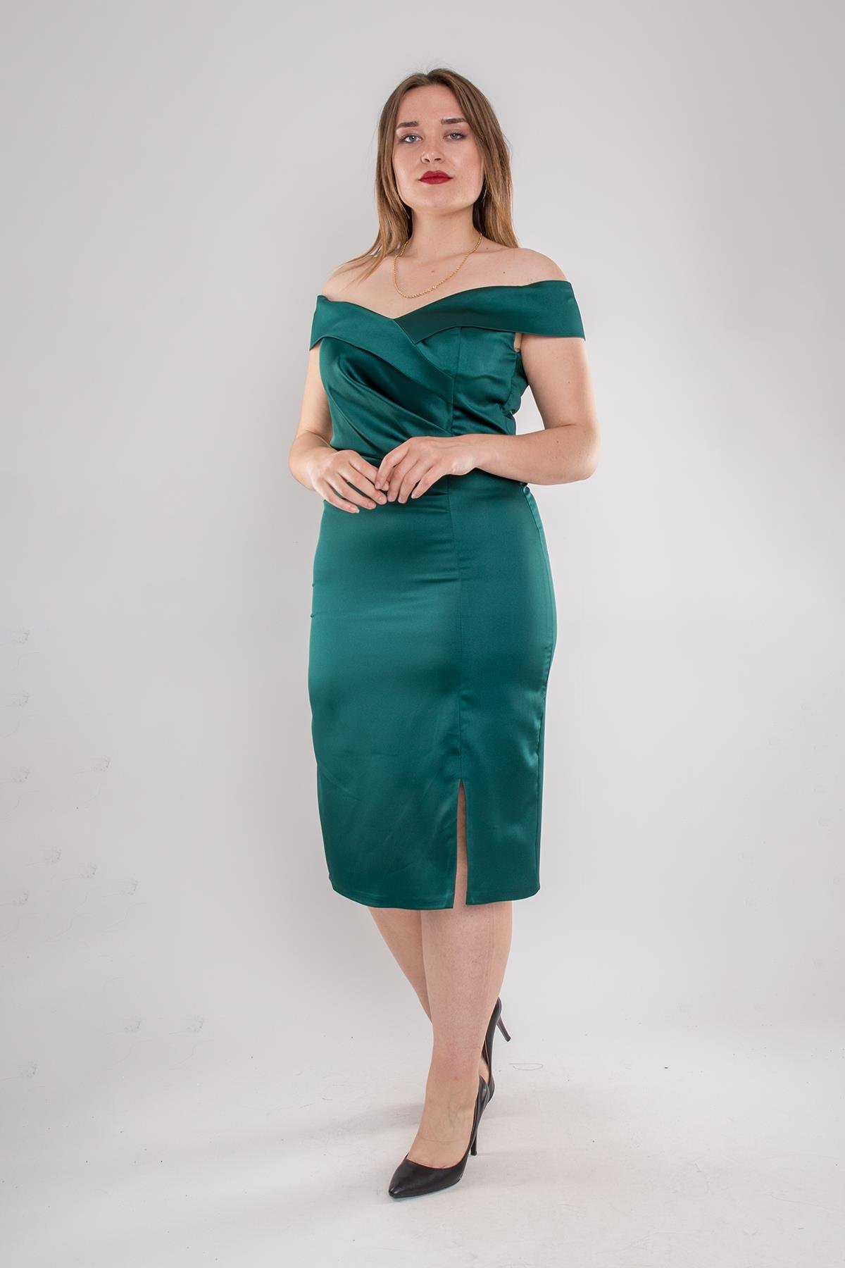 1483 Büyük Beden Madonna Yaka Beli Drape Straplez Kısa Saten Elbise