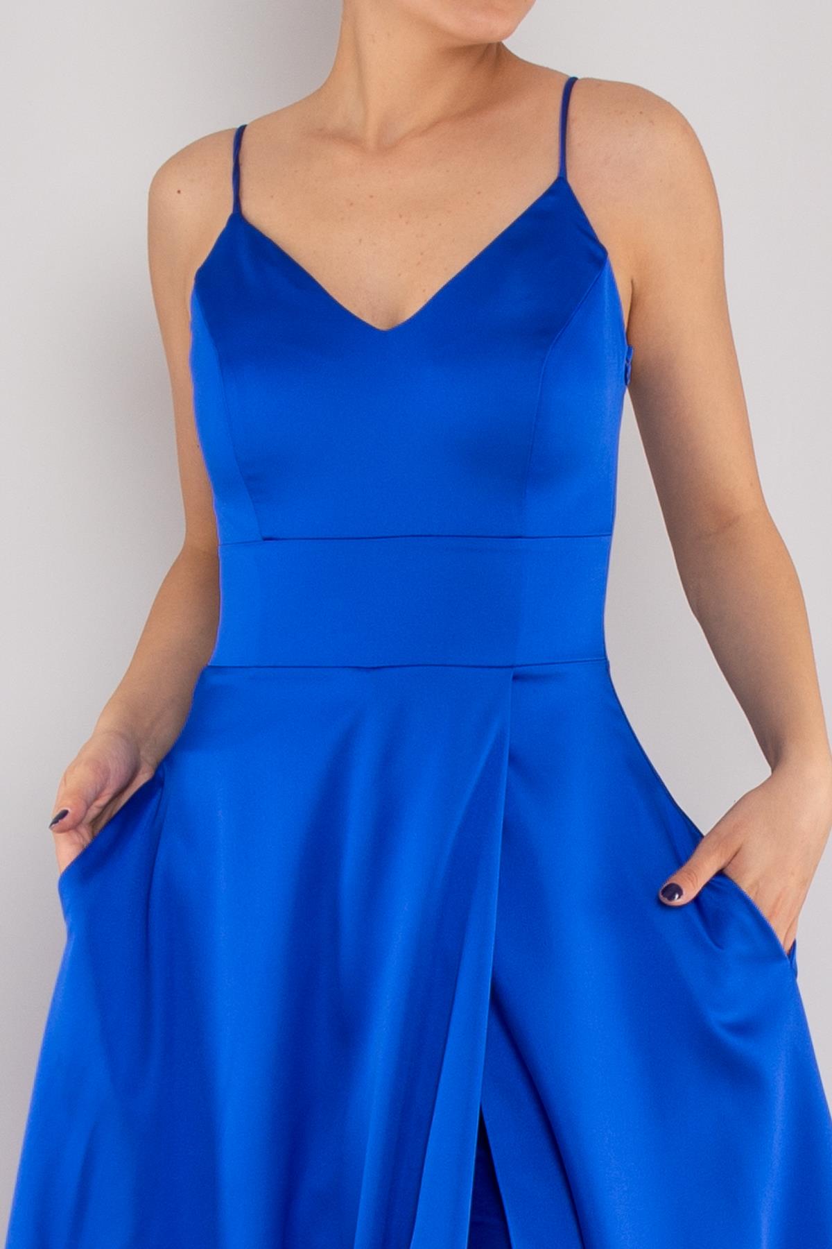 1495 Sırtı Bağlama İp Askı Saten Yırtmaçlı Önü Kapaklı Uzun Elbise