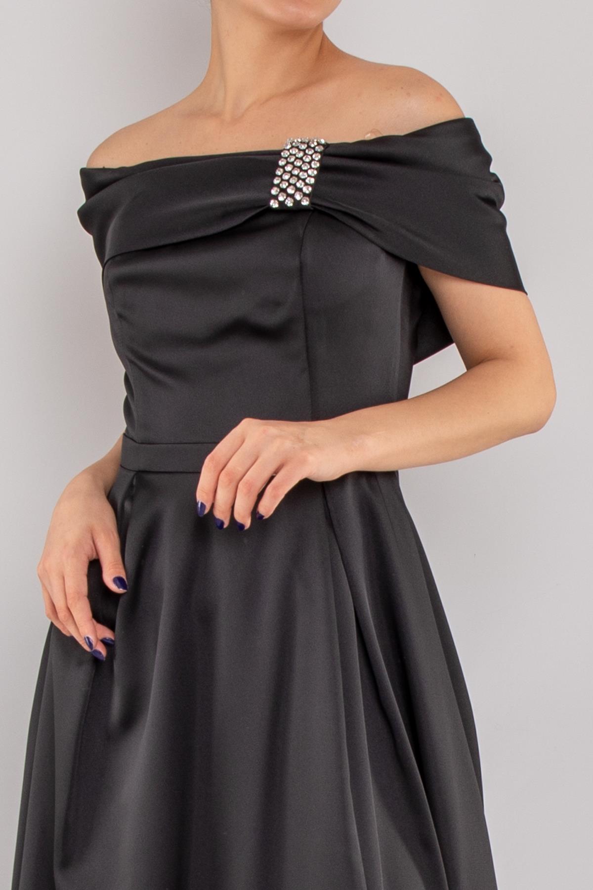 1504 Straplez Yaka Taşlı Fiyonk Detay Yırtmaçlı Uzun Saten Elbise