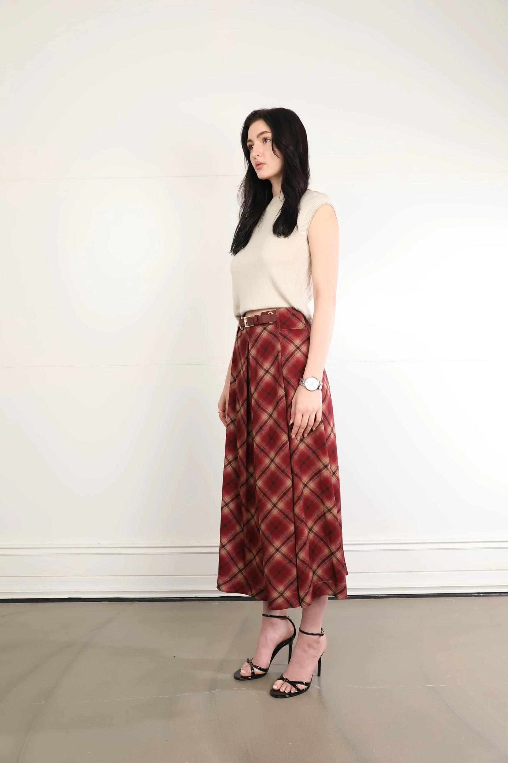 1591 Beli Pileli Kemerli Uzun Çan Etek