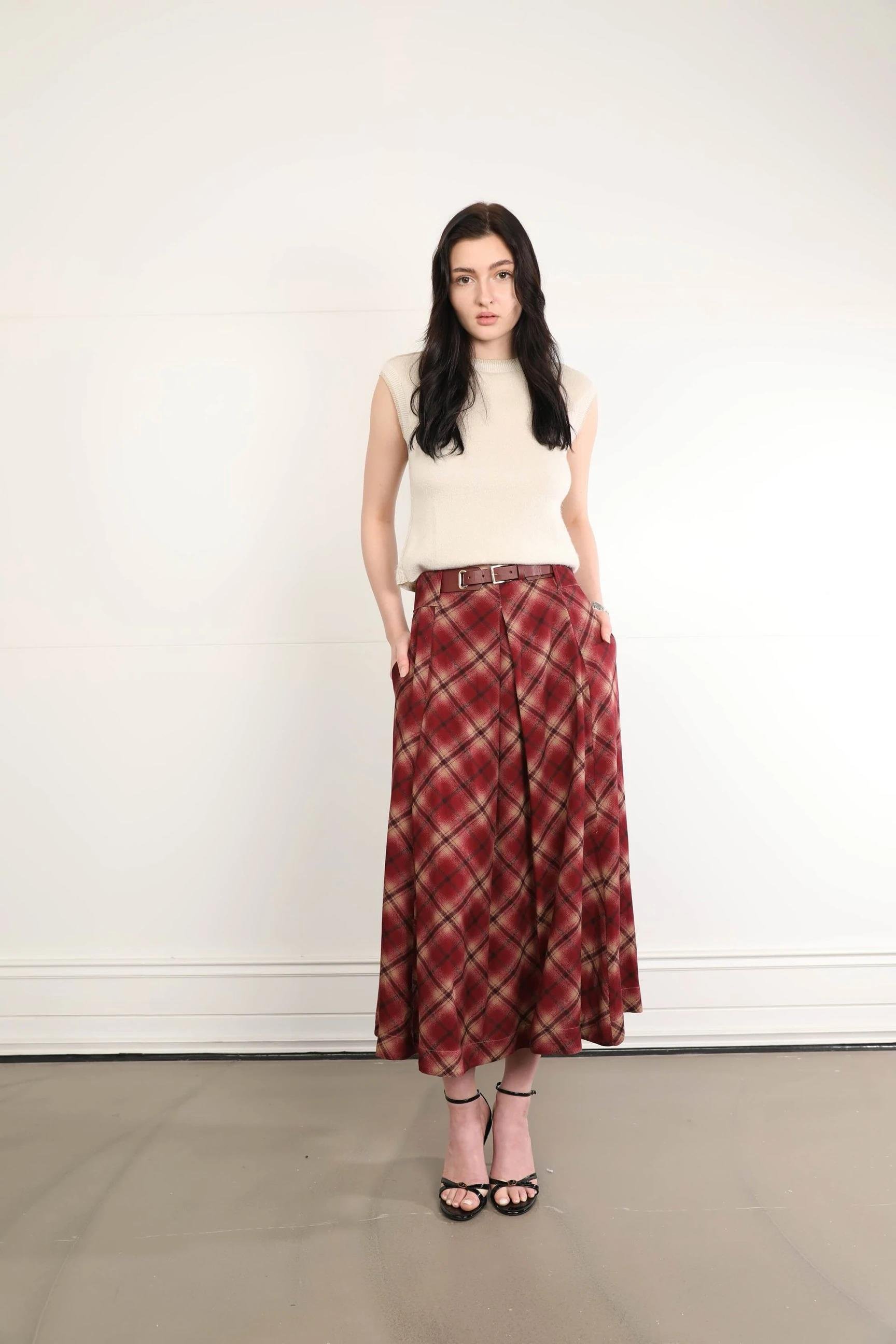 1591 Beli Pileli Kemerli Uzun Çan Etek