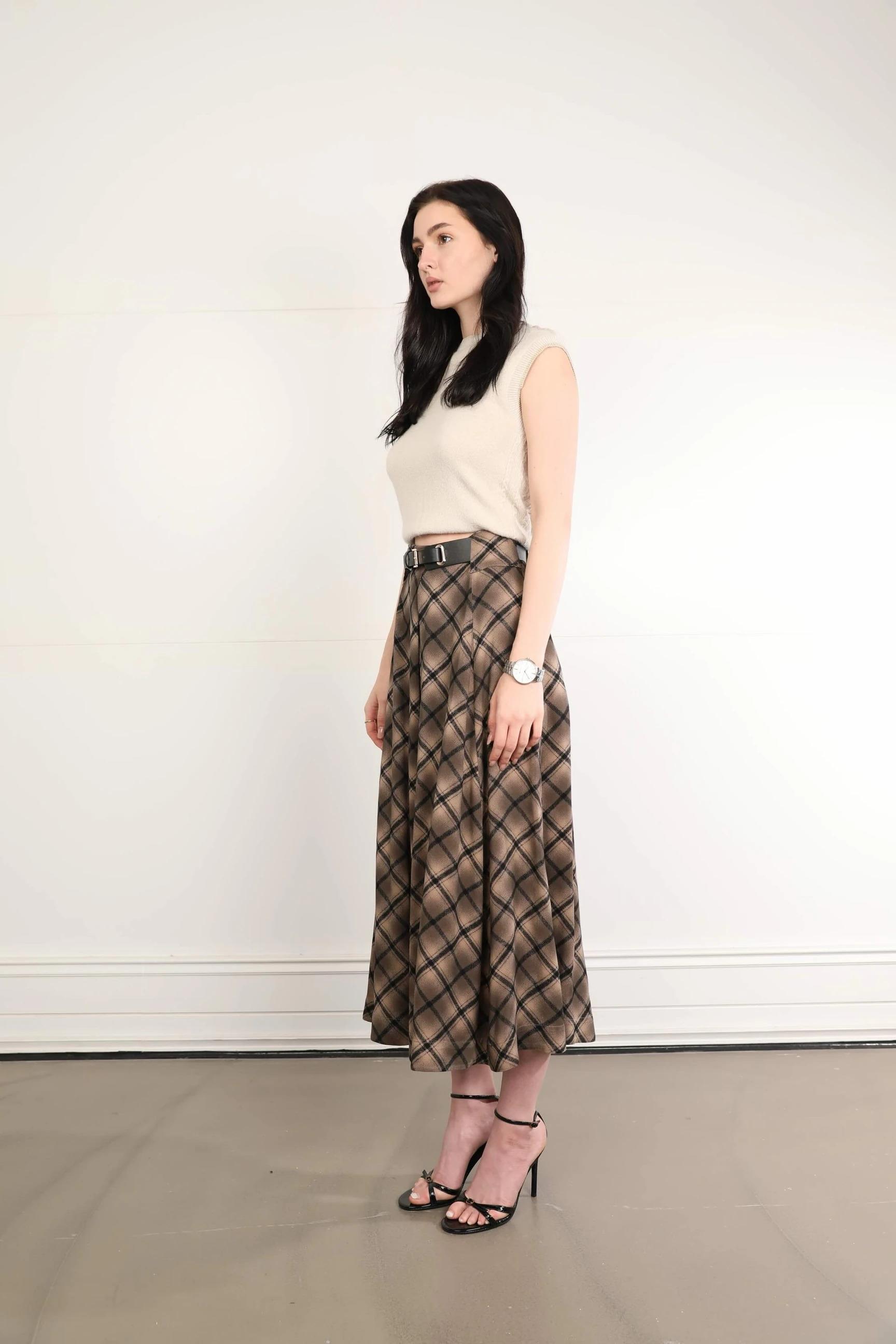 1591 Beli Pileli Kemerli Uzun Çan Etek