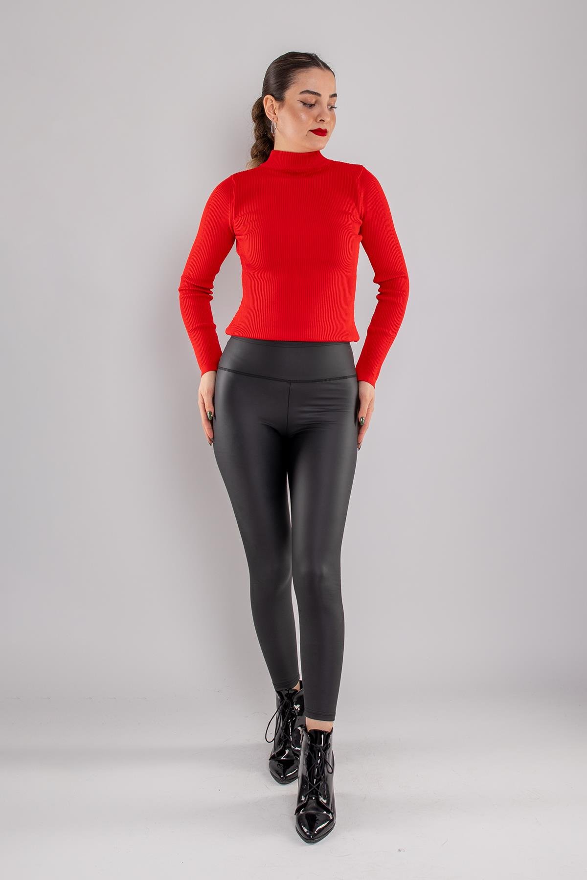 1740 Geniş Kemer Mat Deri Tayt