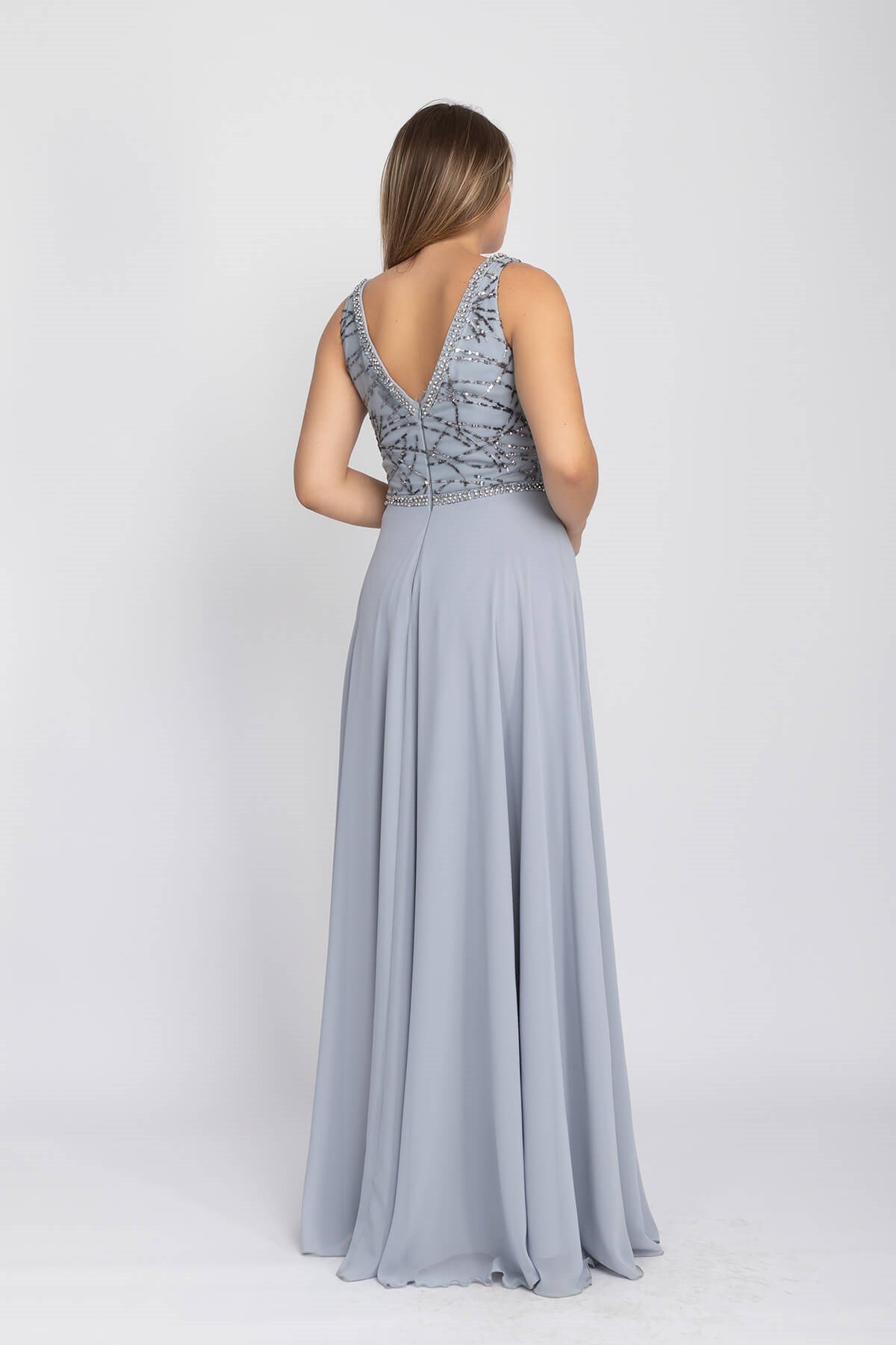 20202 BB Beli Taş Şerit Pul İşlemeli Krep Şifon Uzun Elbise