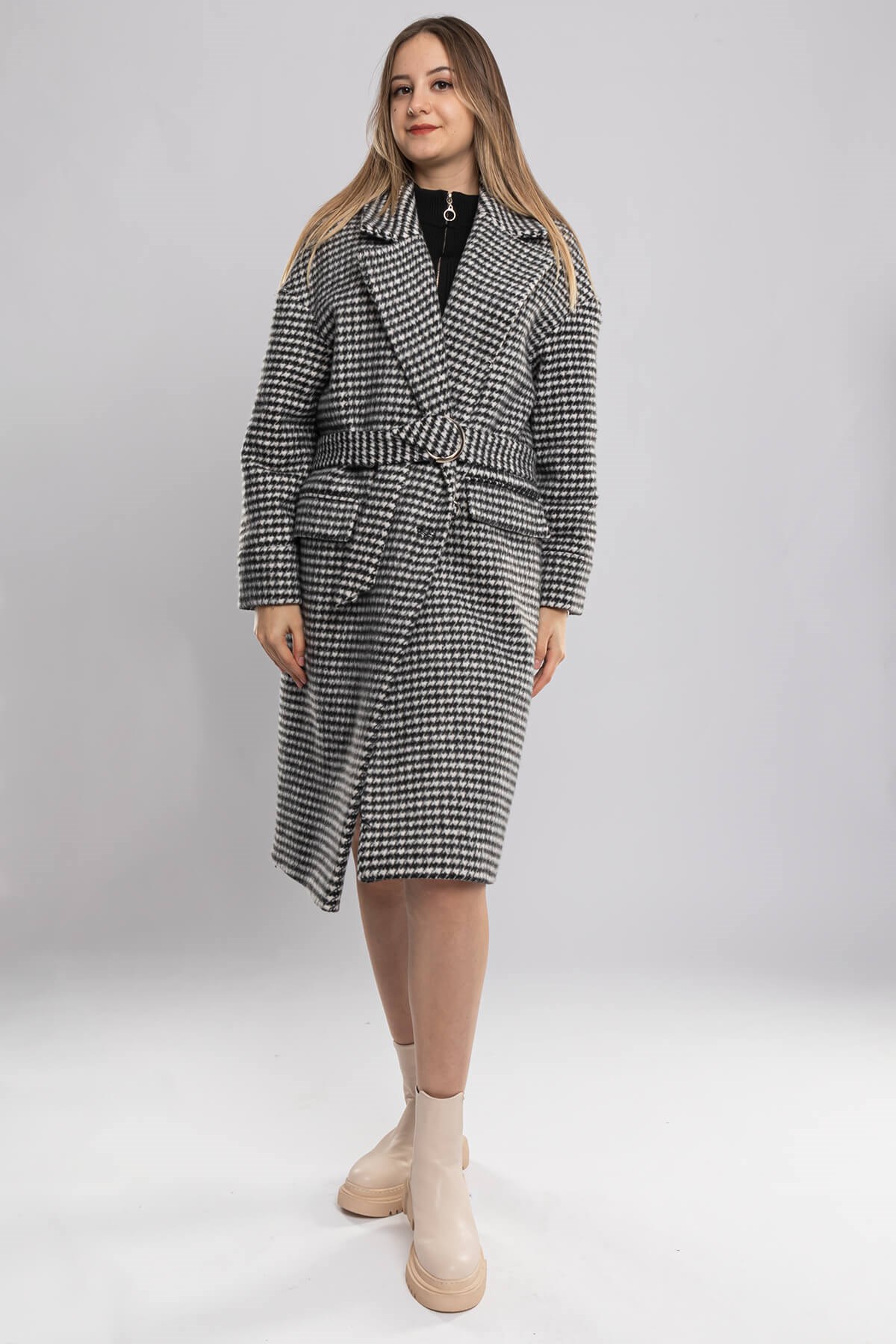 20252 Kazayağı Kuşaklı Düğmeli Pamuklu Uzun Kadın Kaban