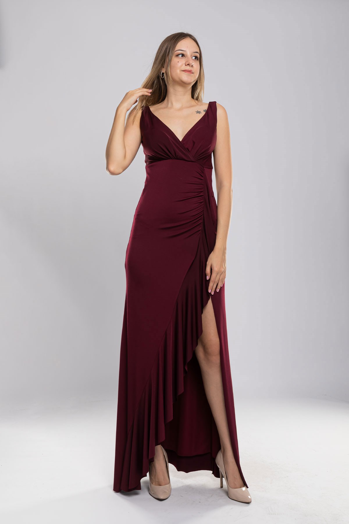 2064 KB Eteği Fırfırlı Saten Uzun Elbise