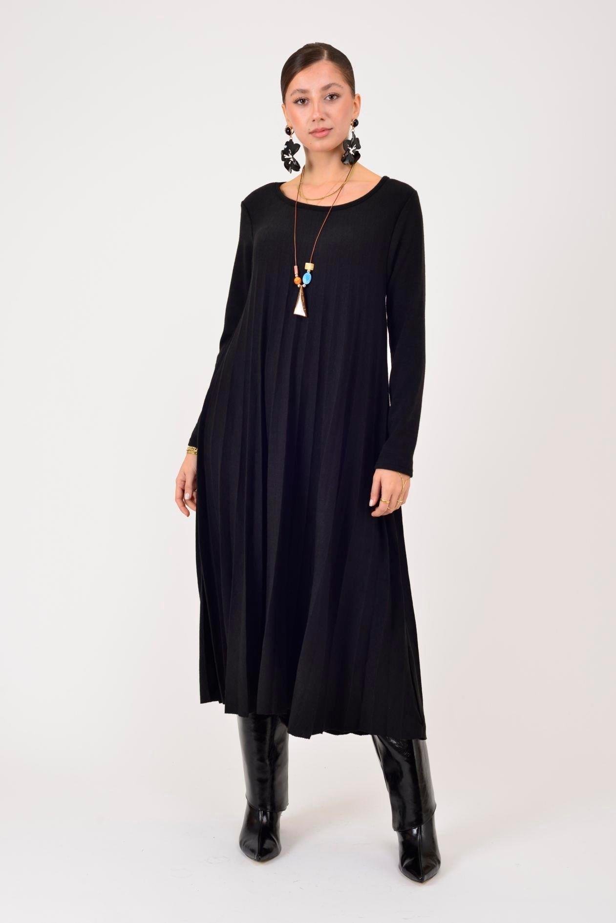 20643 Düz Desen Pileli Kolyeli Triko Elbise