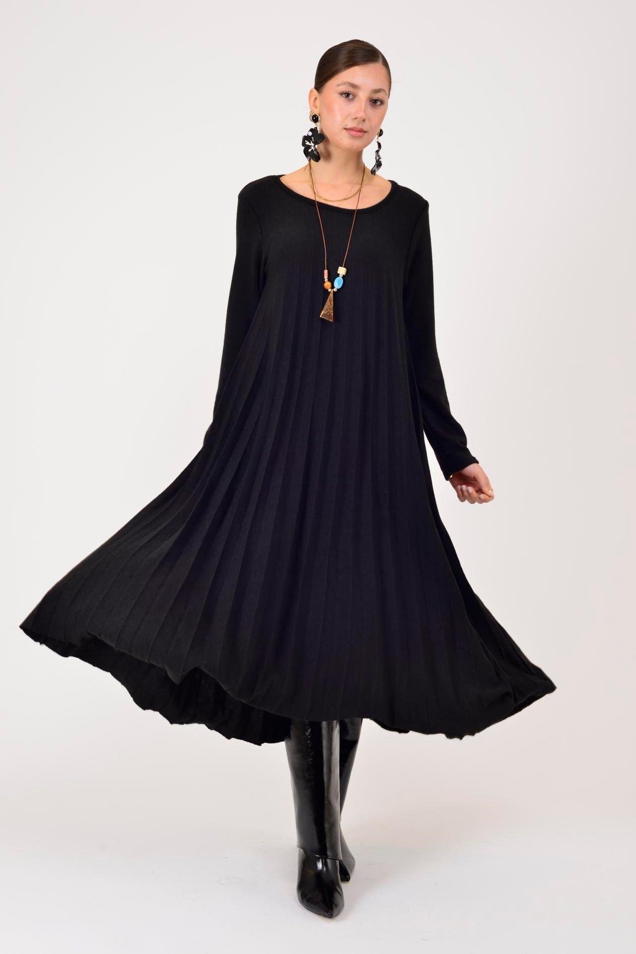 20643 Düz Desen Pileli Kolyeli Triko Elbise