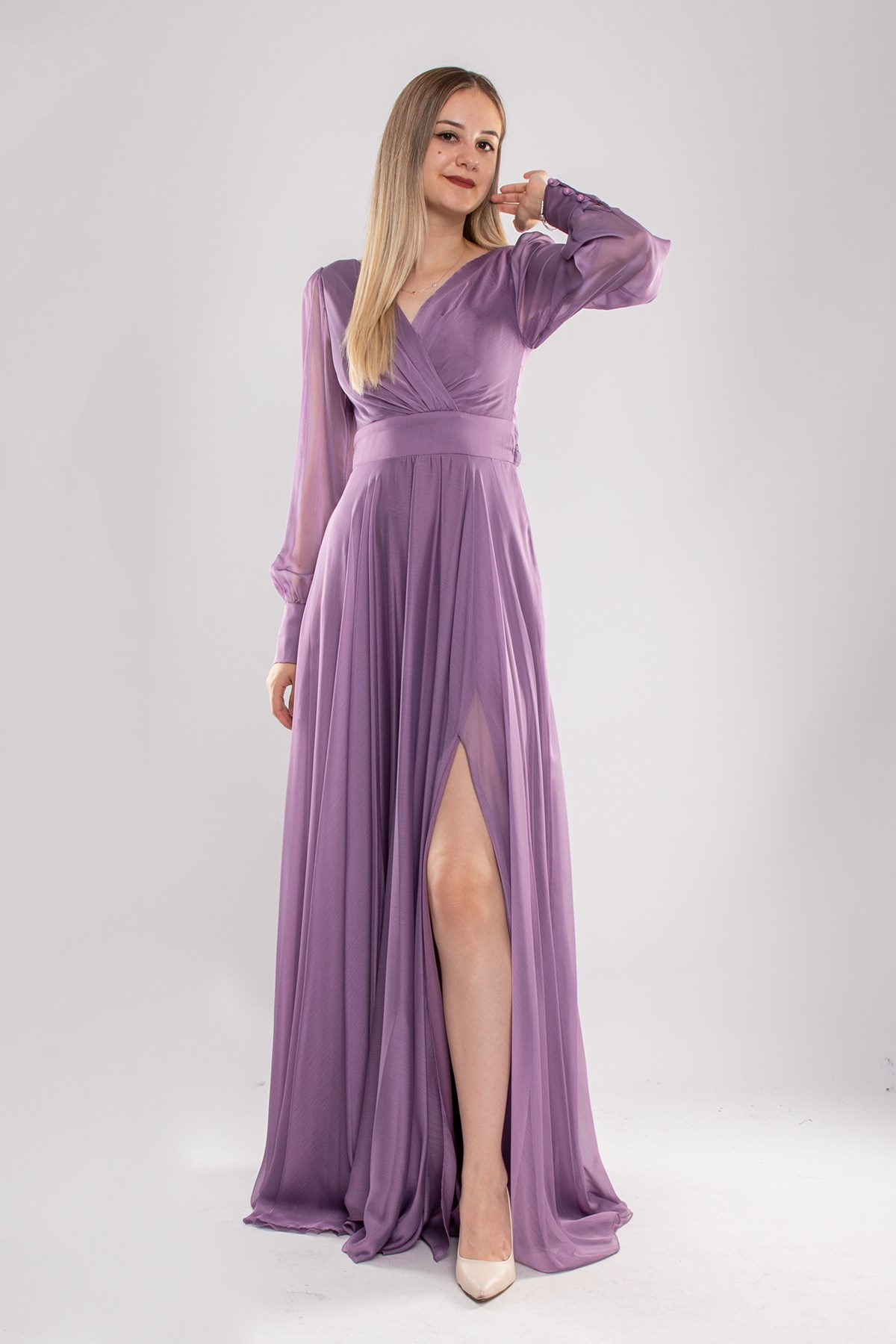 2082 Kristal Şifon Kruvaze Yaka Yırtmaçlı Kollu Uzun Abiye