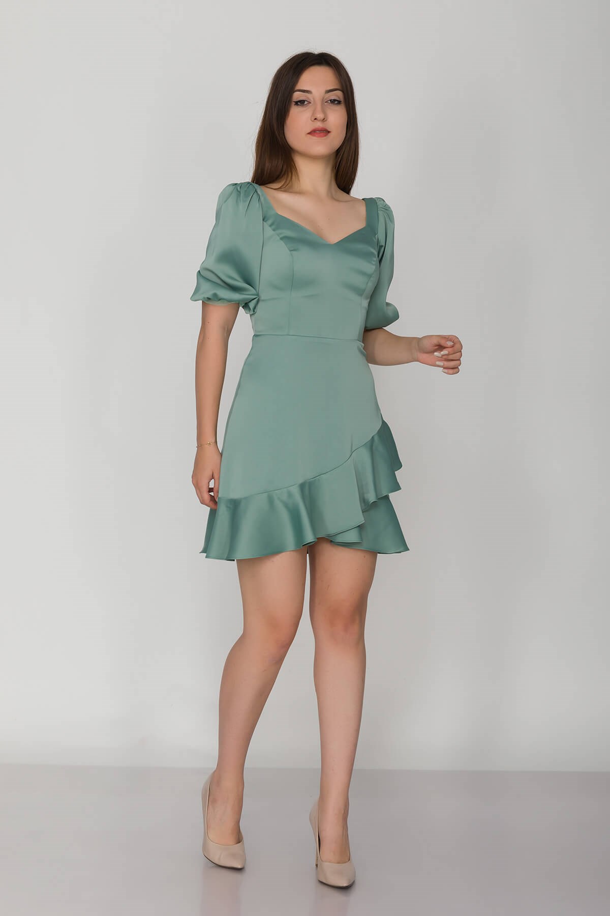 2087 KB Balon Kol Eteği Fırfırlı Saten Kısa Elbise