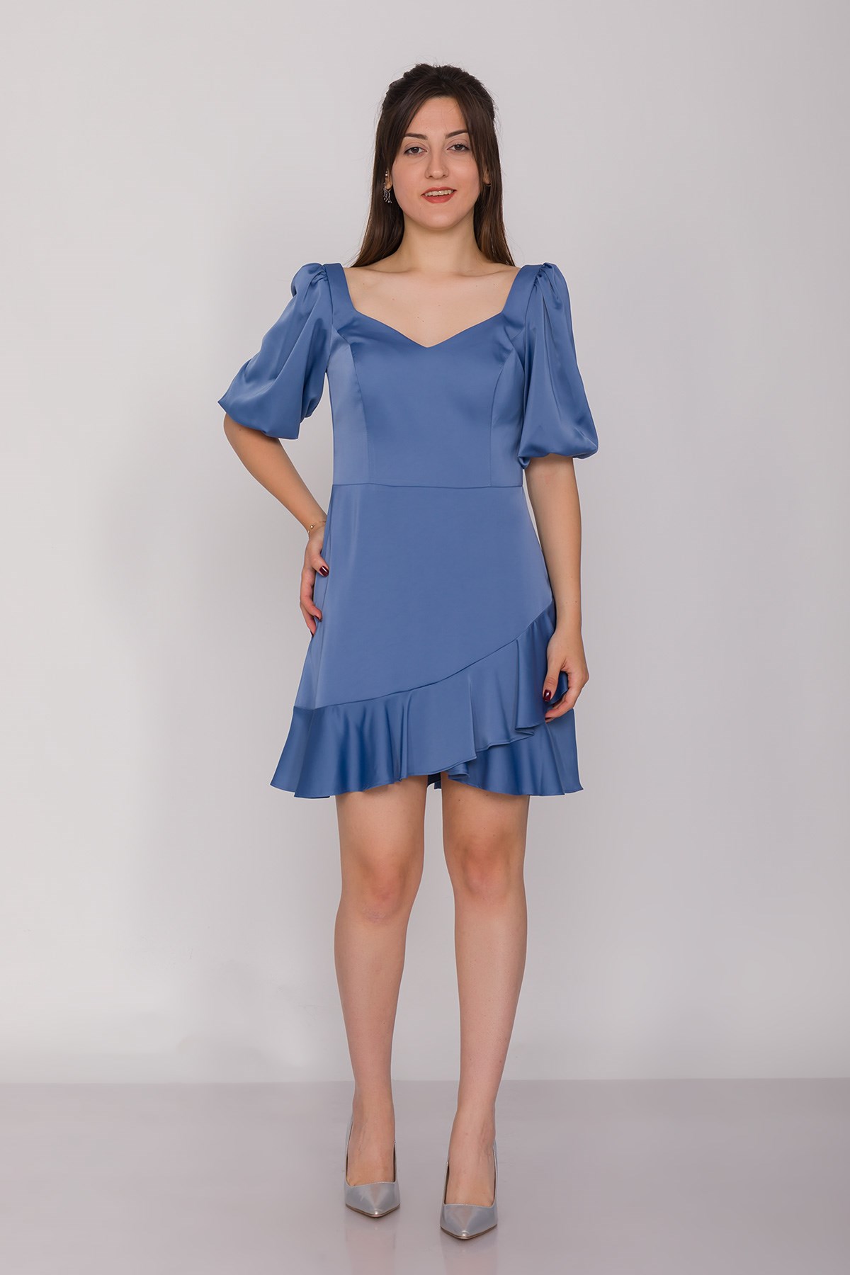 2087 KB Balon Kol Eteği Fırfırlı Saten Kısa Elbise