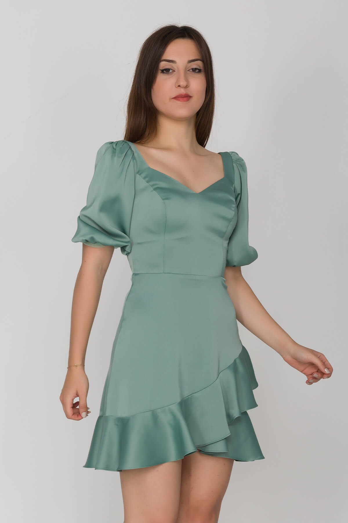 2087 KB Balon Kol Eteği Fırfırlı Saten Kısa Elbise