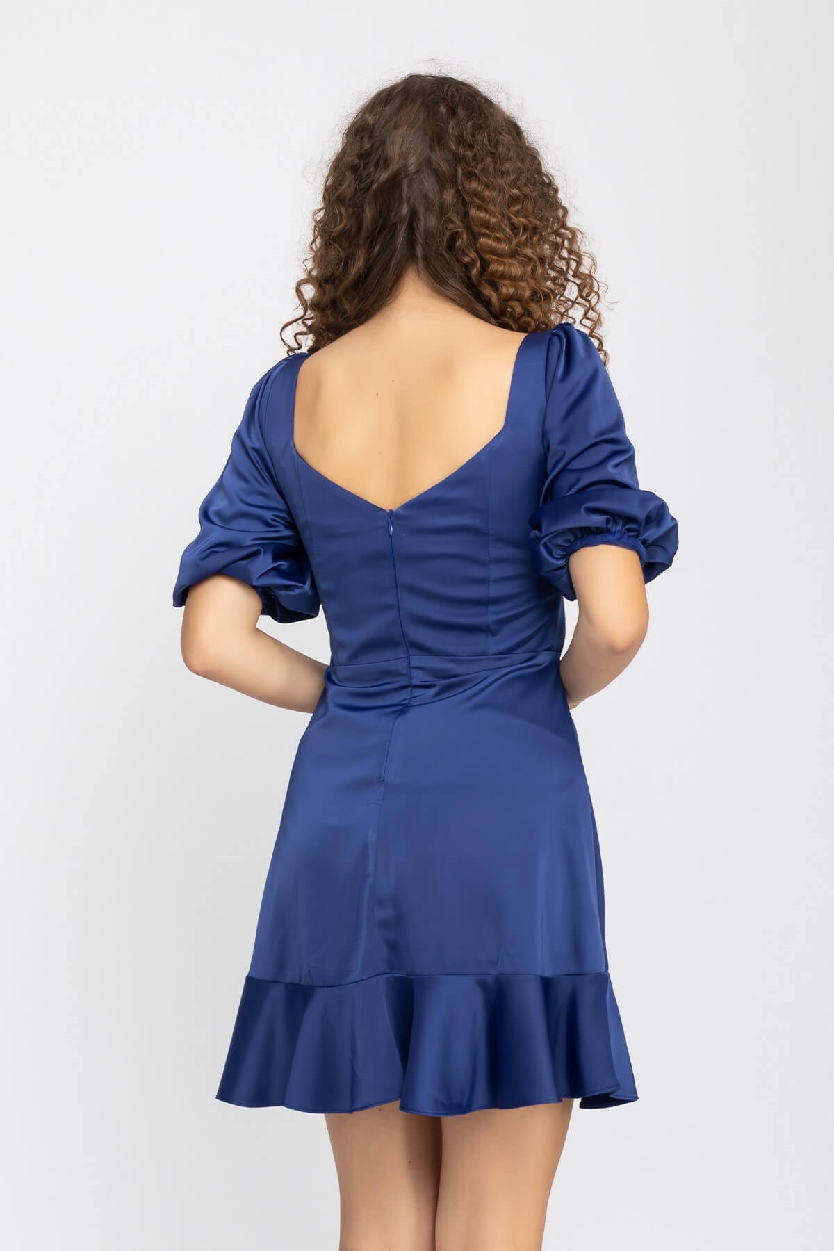 2087 KB Balon Kol Eteği Fırfırlı Saten Kısa Elbise